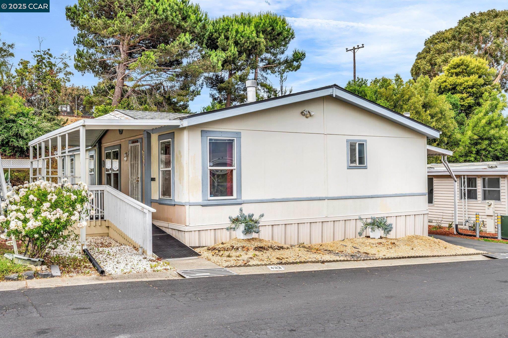 Detail Gallery Image 1 of 1 For 16401 San Pablo Ave #433,  San Pablo,  CA 94806-1329 - 3 Beds | 2 Baths