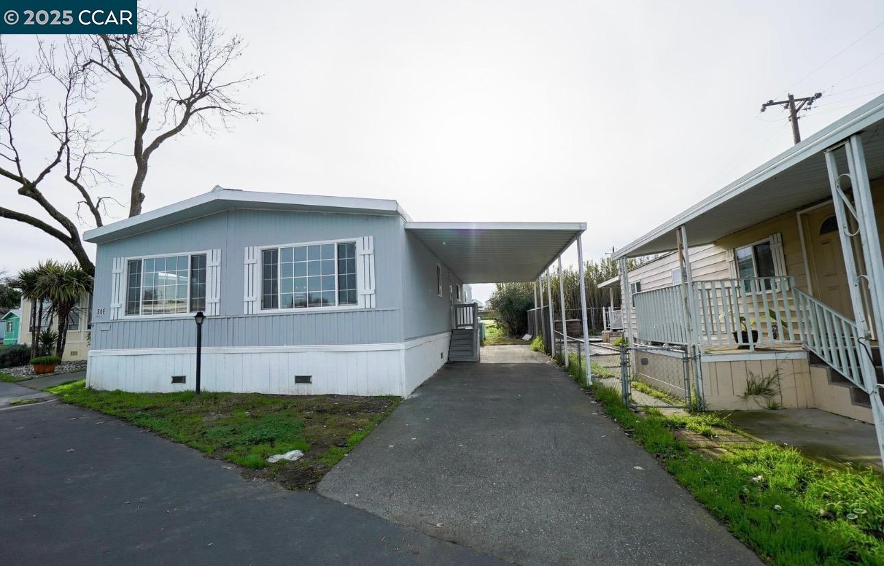 Detail Gallery Image 1 of 22 For 3505 Gateway Rd Spc30e,  Bethel Island,  CA 94511 - 4 Beds | 2 Baths