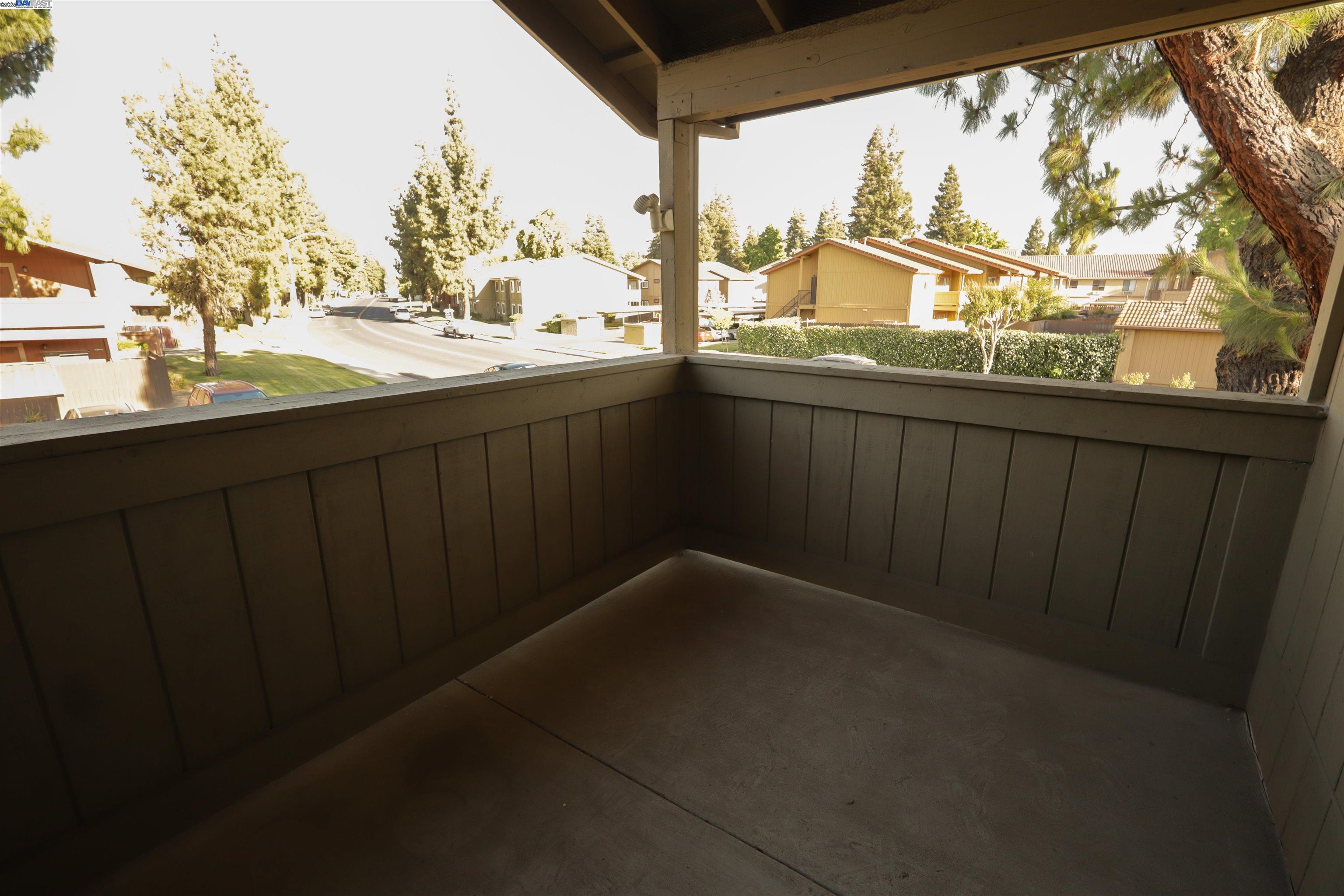 Detail Gallery Image 3 of 10 For 480 Cherry Ln #E,  Manteca,  CA 95337 - 2 Beds | 1 Baths