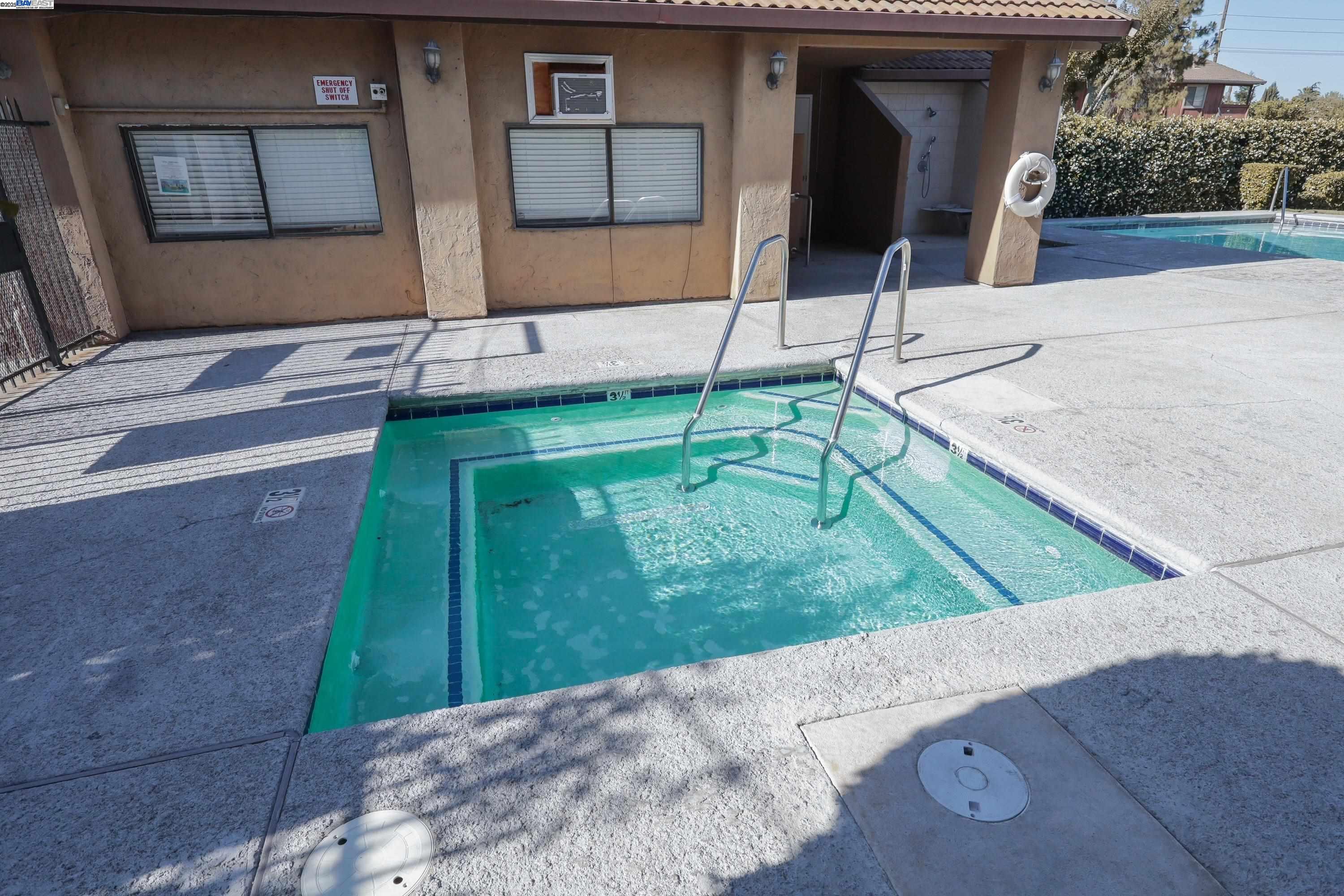 Detail Gallery Image 10 of 10 For 480 Cherry Ln #E,  Manteca,  CA 95337 - 2 Beds | 1 Baths