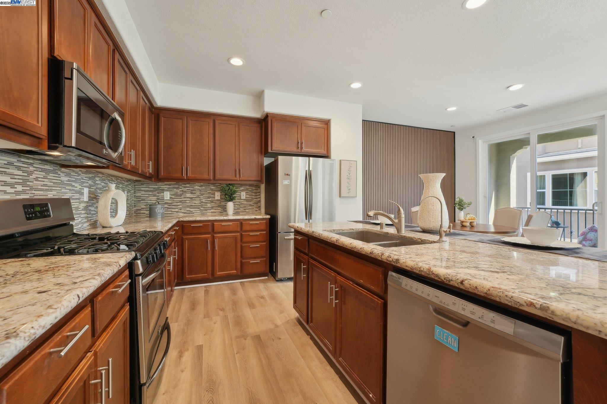 Photo #5: 41100030 Listing: Photo #5