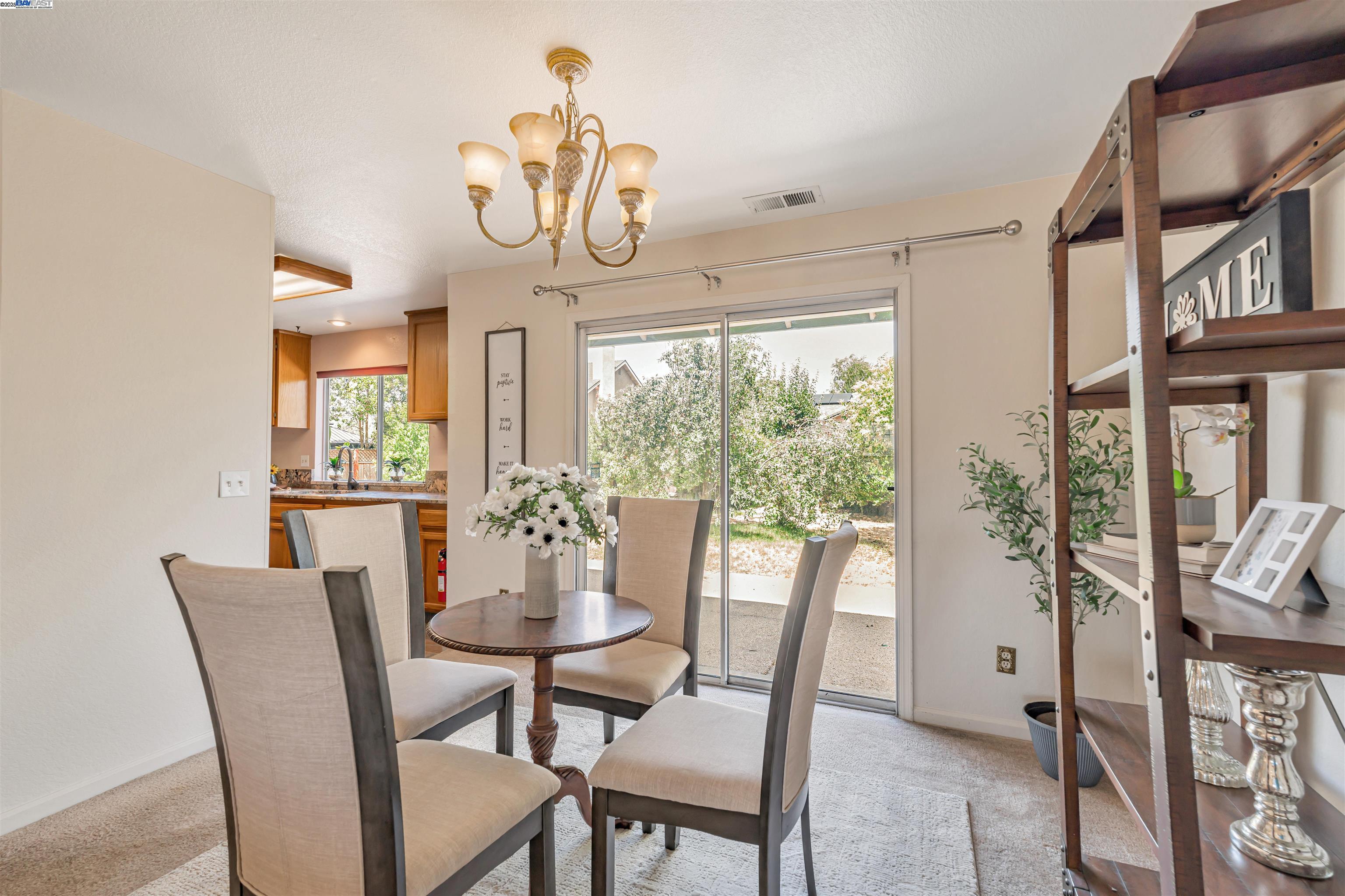 Detail Gallery Image 12 of 38 For 15150 Hollyhock Ct, Lathrop,  CA 95330 - 4 Beds | 2/1 Baths