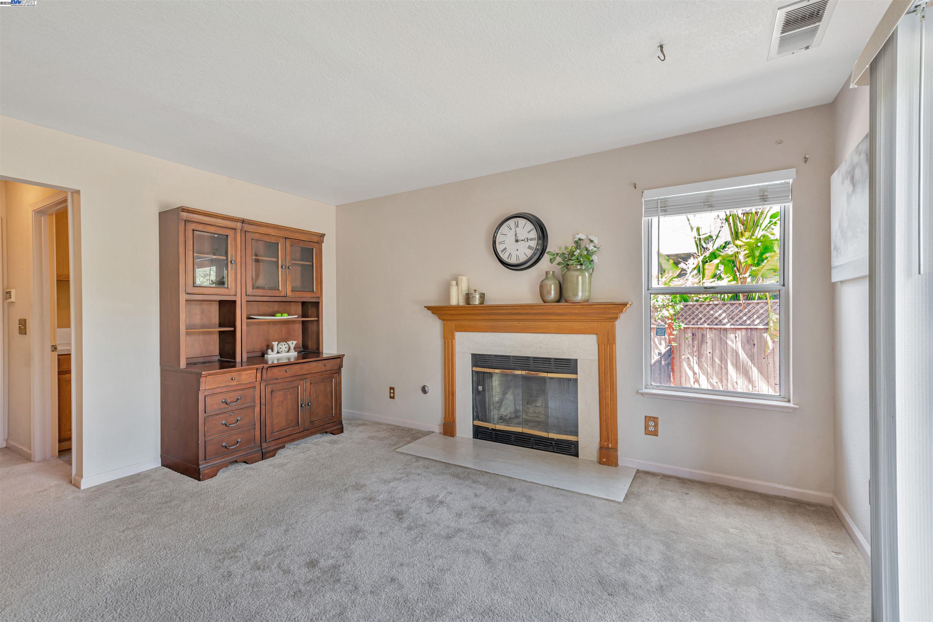 Detail Gallery Image 14 of 38 For 15150 Hollyhock Ct, Lathrop,  CA 95330 - 4 Beds | 2/1 Baths