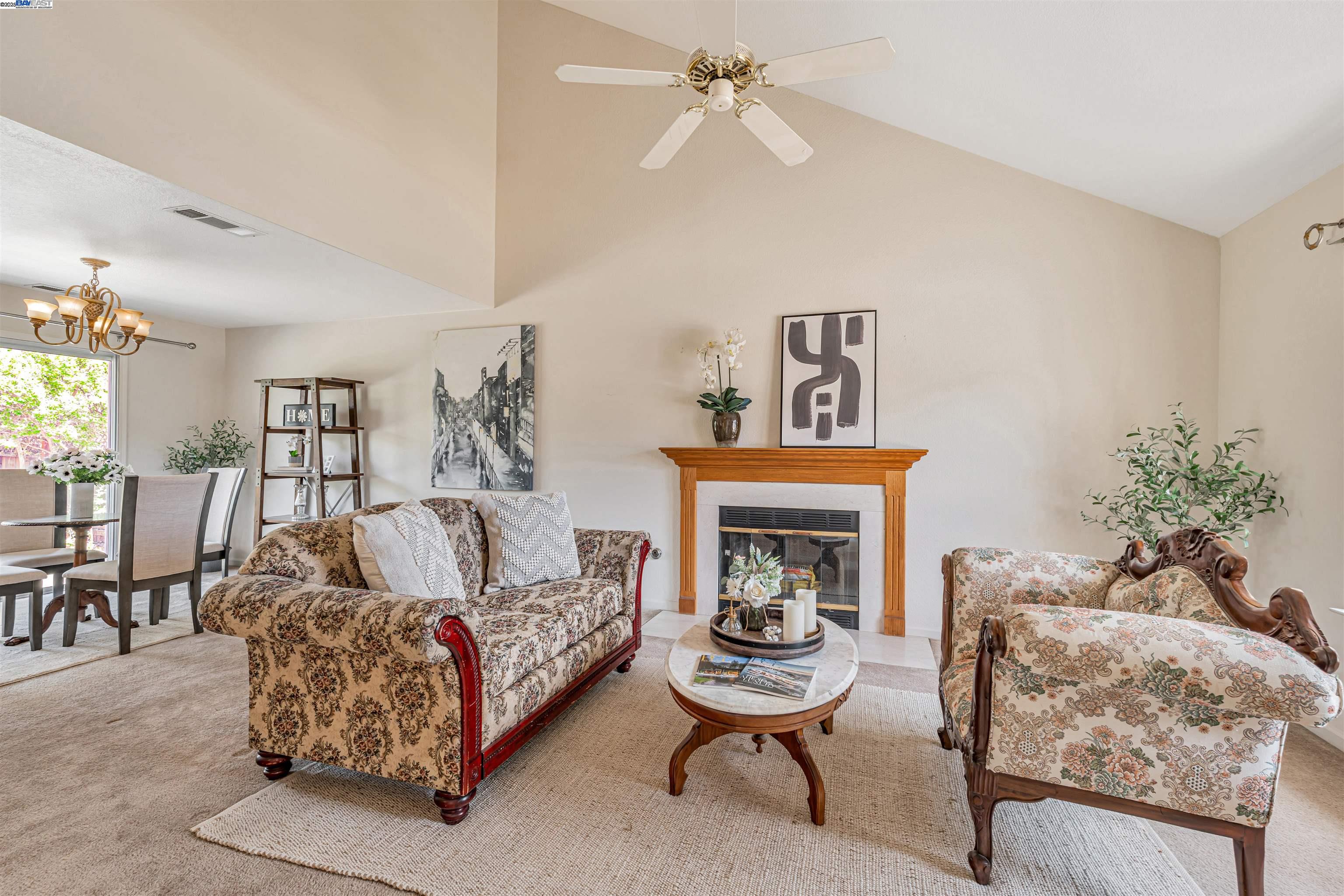Detail Gallery Image 4 of 38 For 15150 Hollyhock Ct, Lathrop,  CA 95330 - 4 Beds | 2/1 Baths