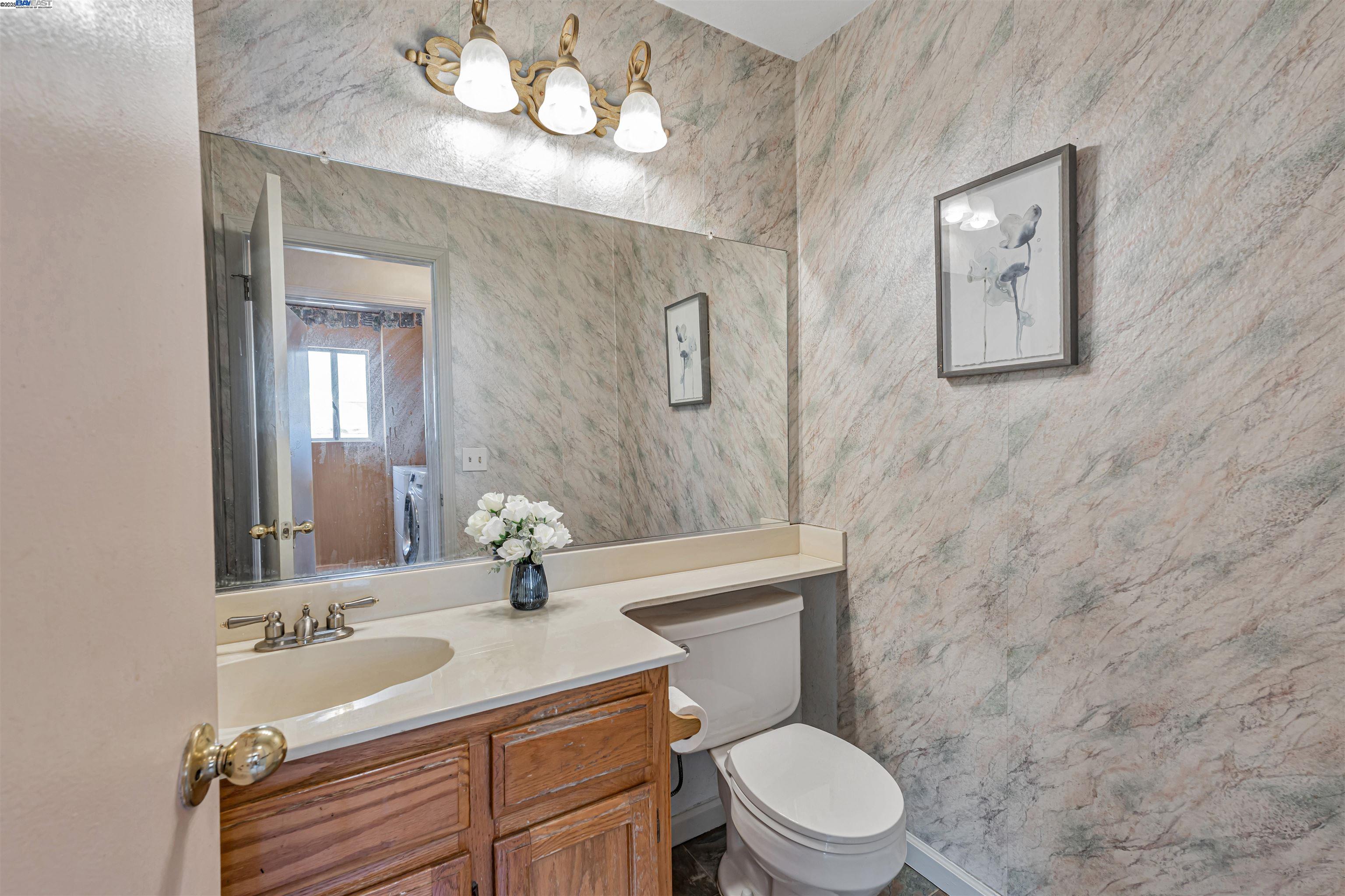 Detail Gallery Image 31 of 38 For 15150 Hollyhock Ct, Lathrop,  CA 95330 - 4 Beds | 2/1 Baths