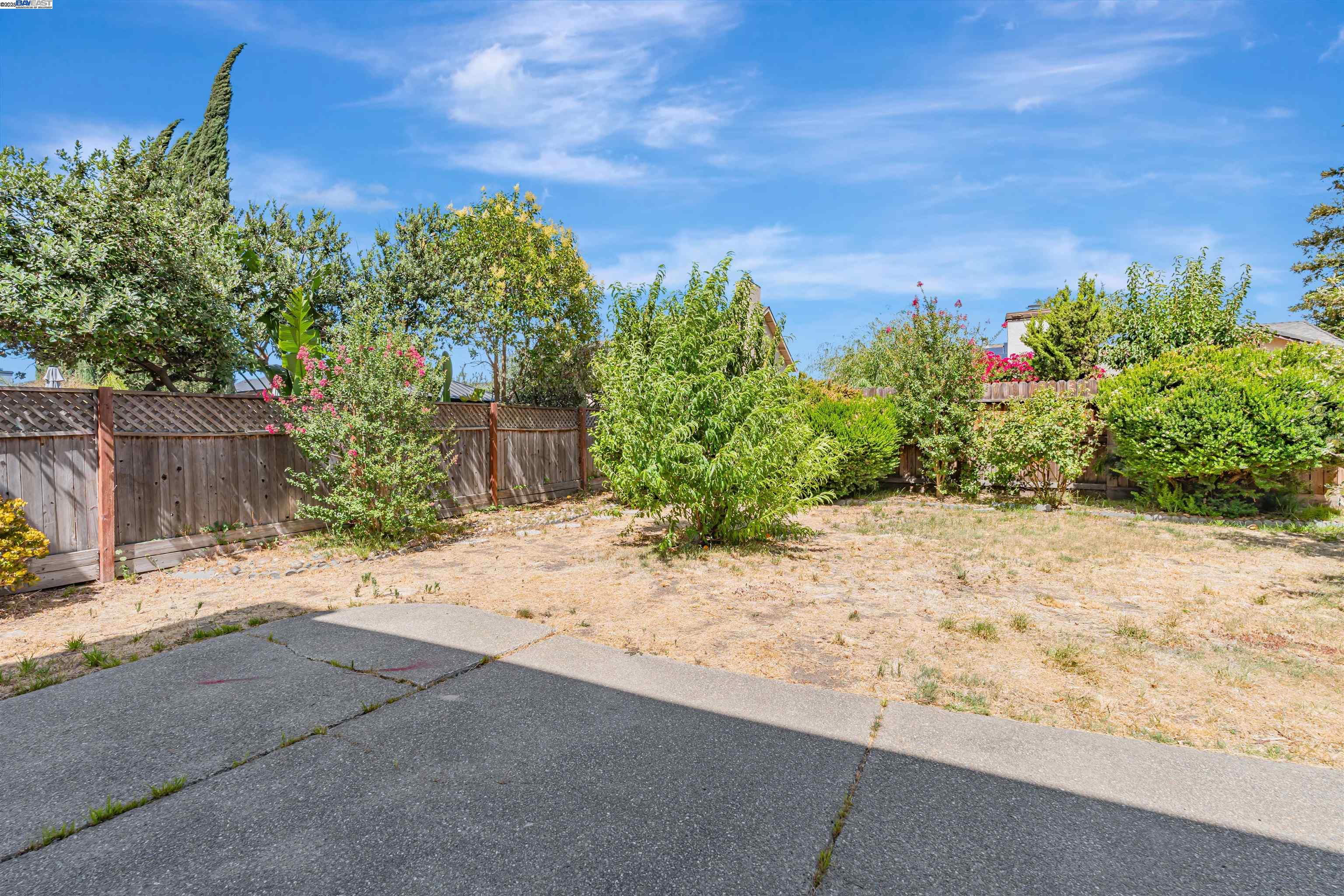Detail Gallery Image 35 of 38 For 15150 Hollyhock Ct, Lathrop,  CA 95330 - 4 Beds | 2/1 Baths