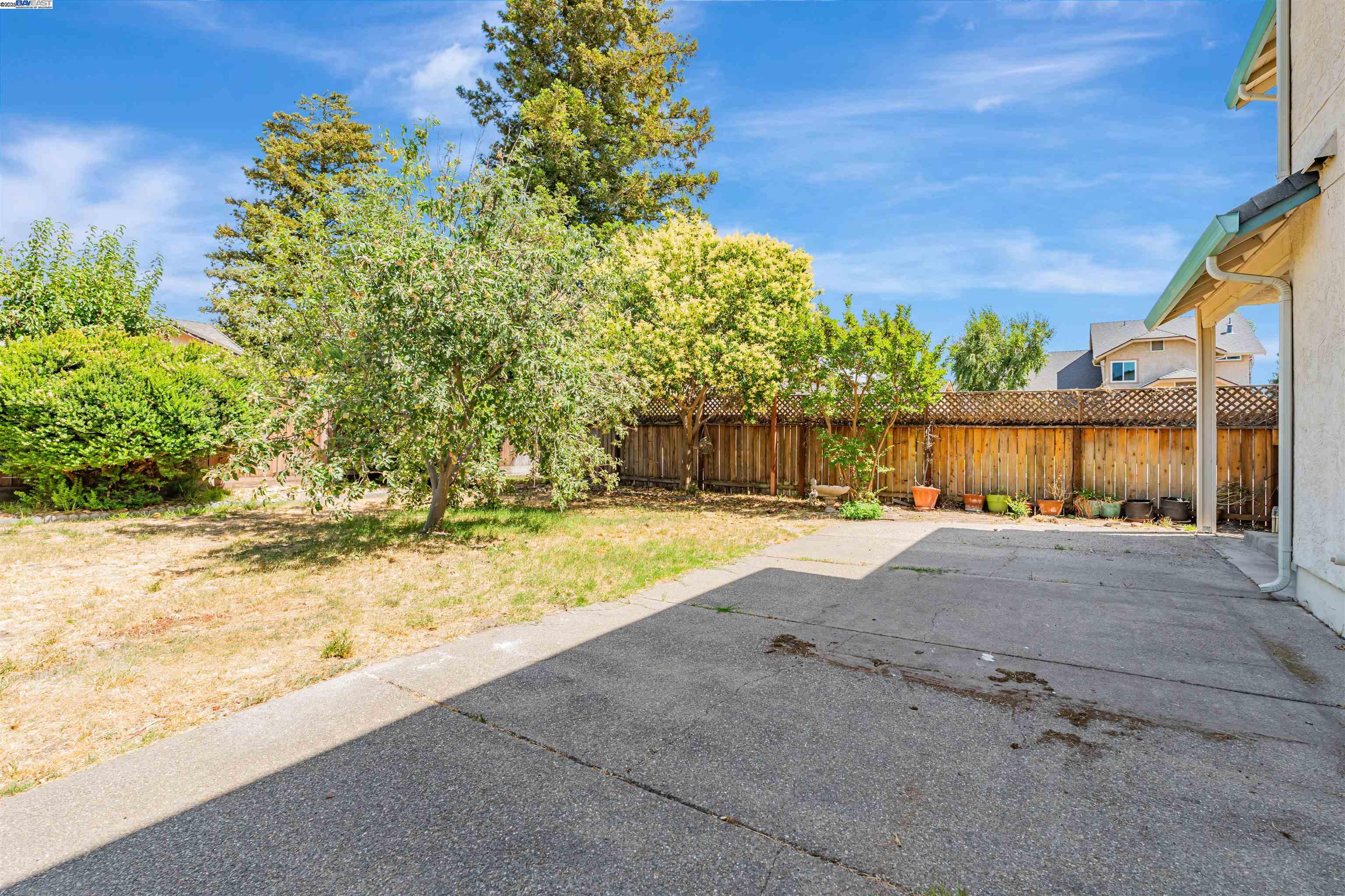 Detail Gallery Image 36 of 38 For 15150 Hollyhock Ct, Lathrop,  CA 95330 - 4 Beds | 2/1 Baths