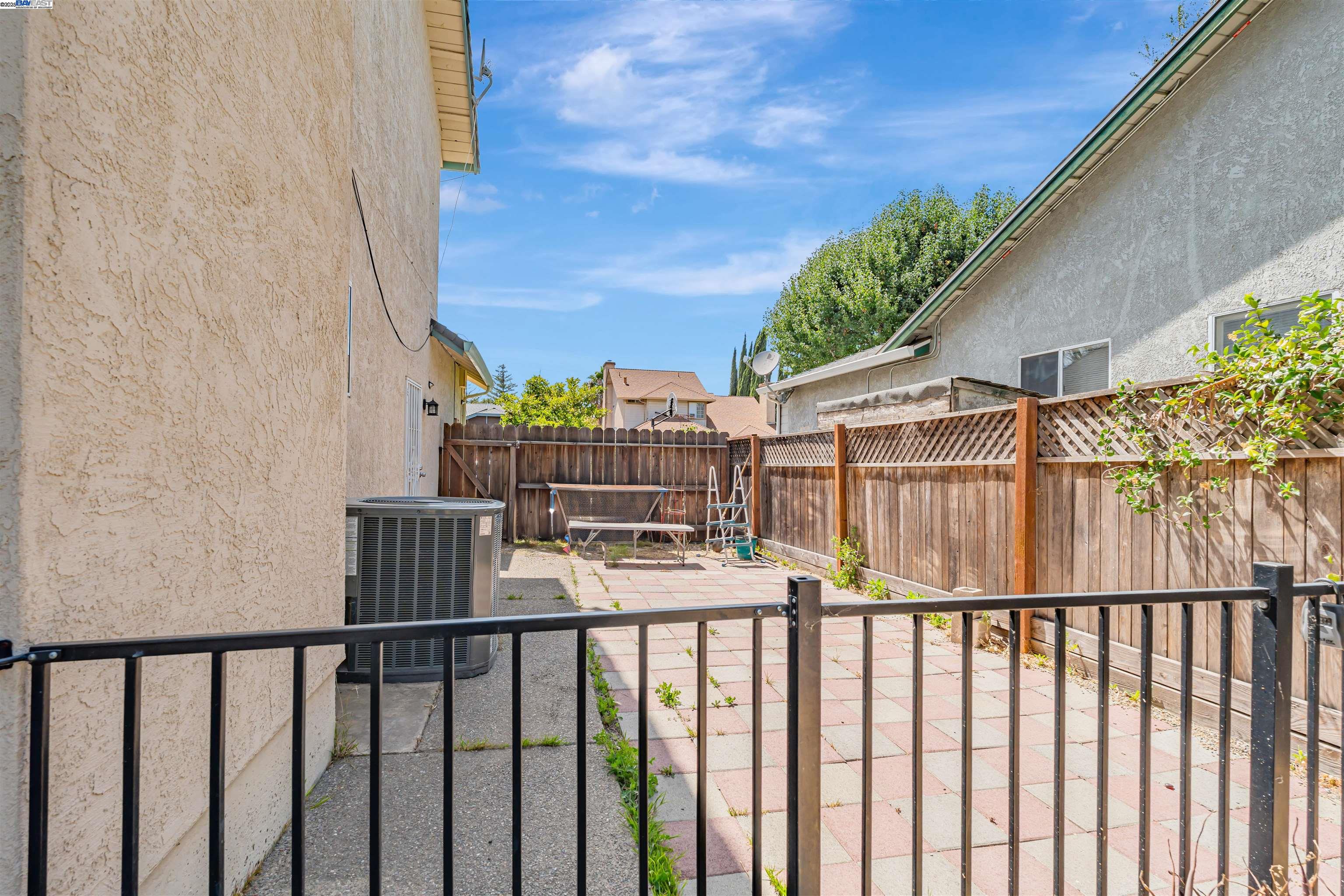 Detail Gallery Image 37 of 38 For 15150 Hollyhock Ct, Lathrop,  CA 95330 - 4 Beds | 2/1 Baths