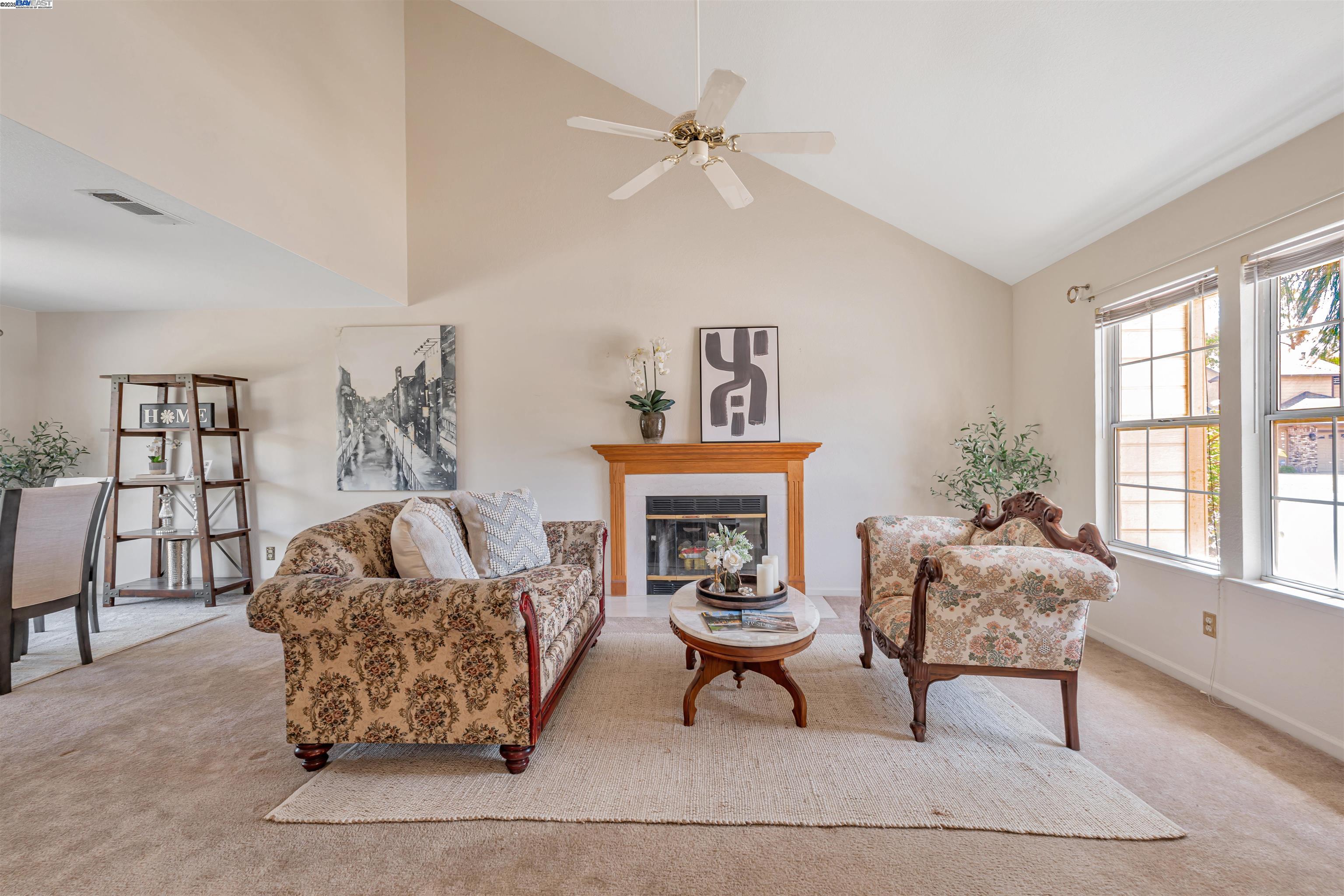 Detail Gallery Image 5 of 38 For 15150 Hollyhock Ct, Lathrop,  CA 95330 - 4 Beds | 2/1 Baths
