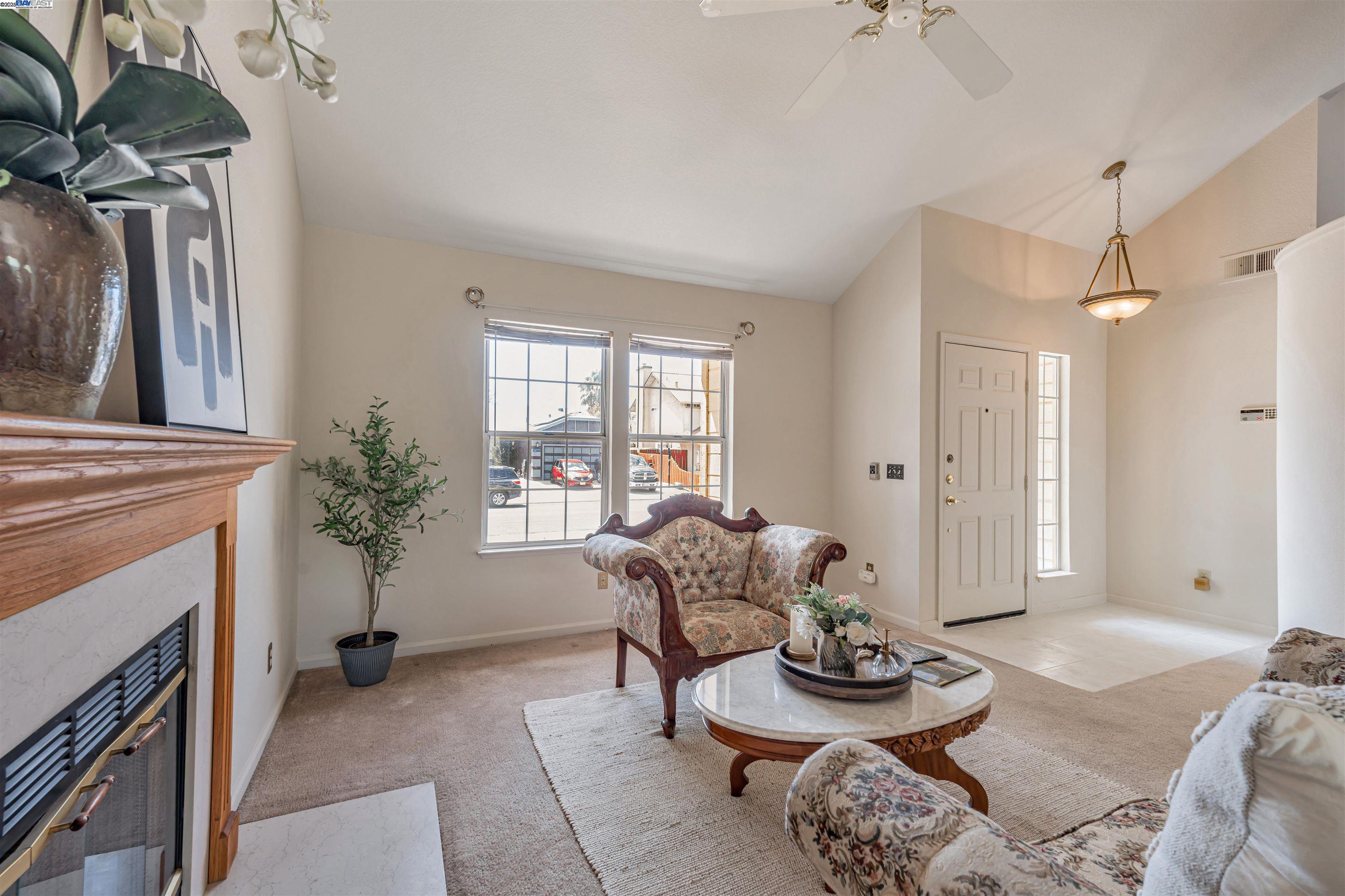 Detail Gallery Image 8 of 38 For 15150 Hollyhock Ct, Lathrop,  CA 95330 - 4 Beds | 2/1 Baths