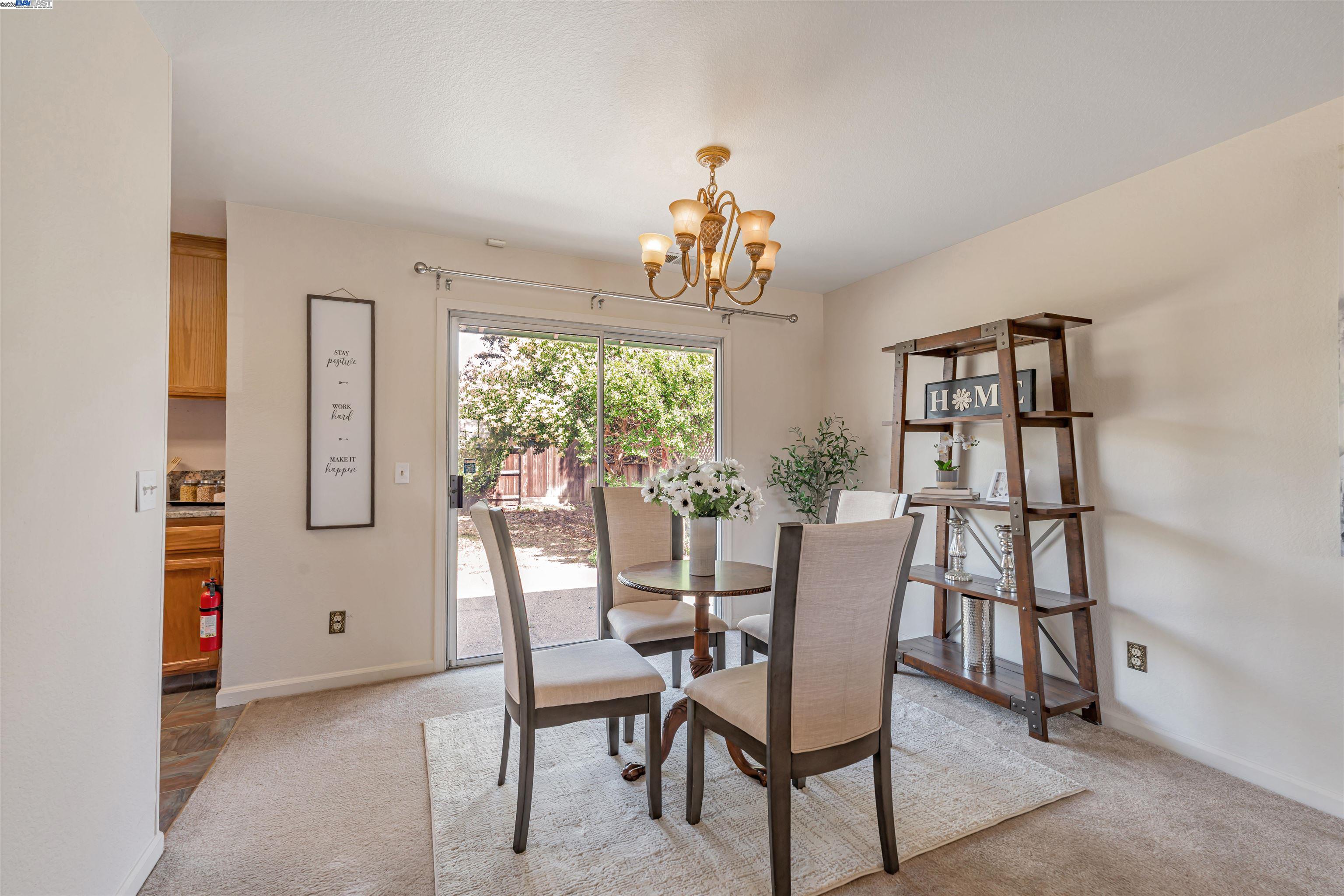 Detail Gallery Image 9 of 38 For 15150 Hollyhock Ct, Lathrop,  CA 95330 - 4 Beds | 2/1 Baths