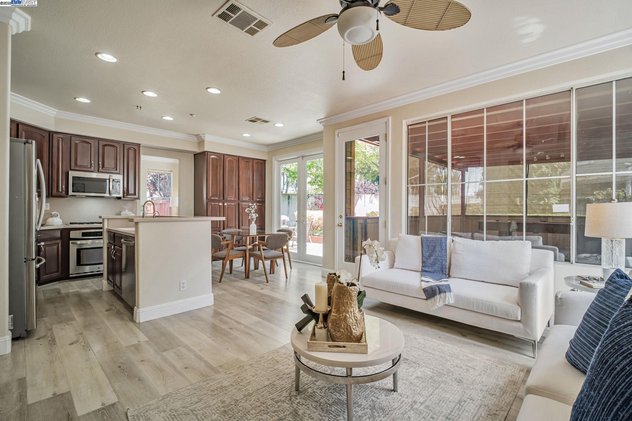 Detail Gallery Image 14 of 53 For 30718 Knight Ct, Union City,  CA 94587 - 5 Beds | 3 Baths