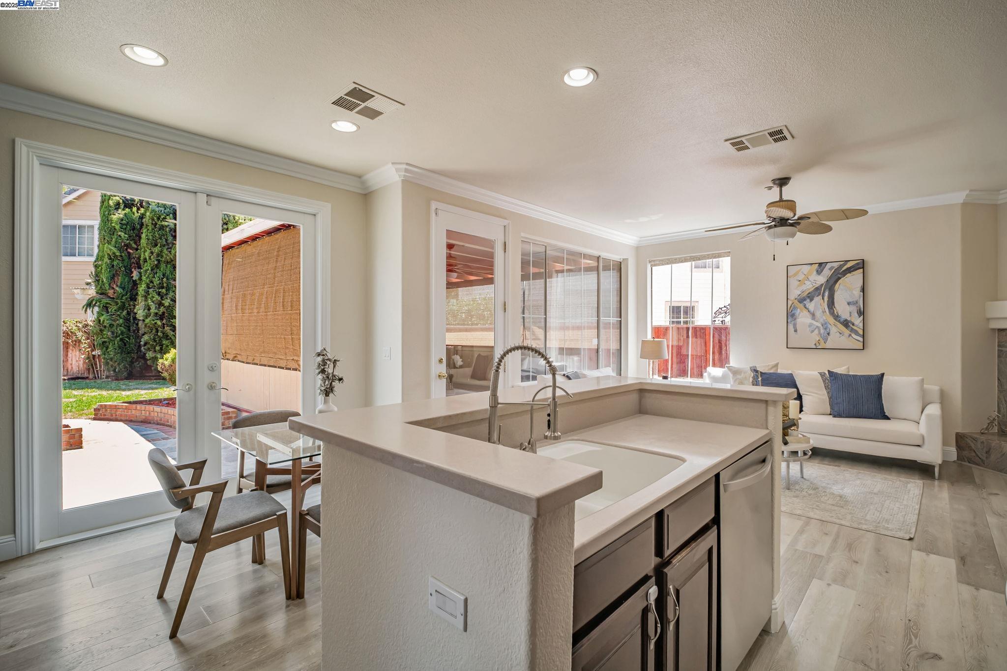 Detail Gallery Image 16 of 53 For 30718 Knight Ct, Union City,  CA 94587 - 5 Beds | 3 Baths