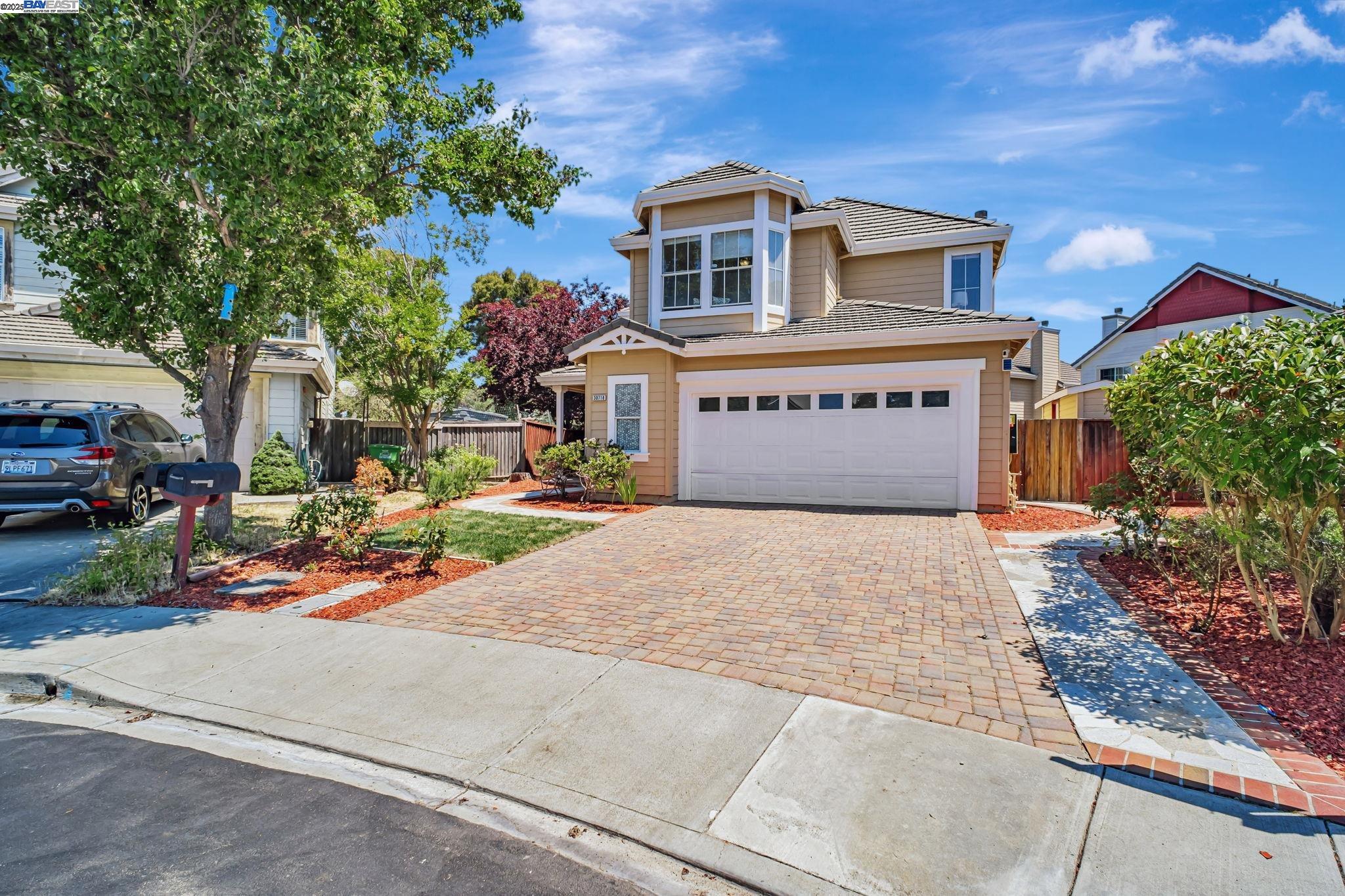 Detail Gallery Image 4 of 53 For 30718 Knight Ct, Union City,  CA 94587 - 5 Beds | 3 Baths