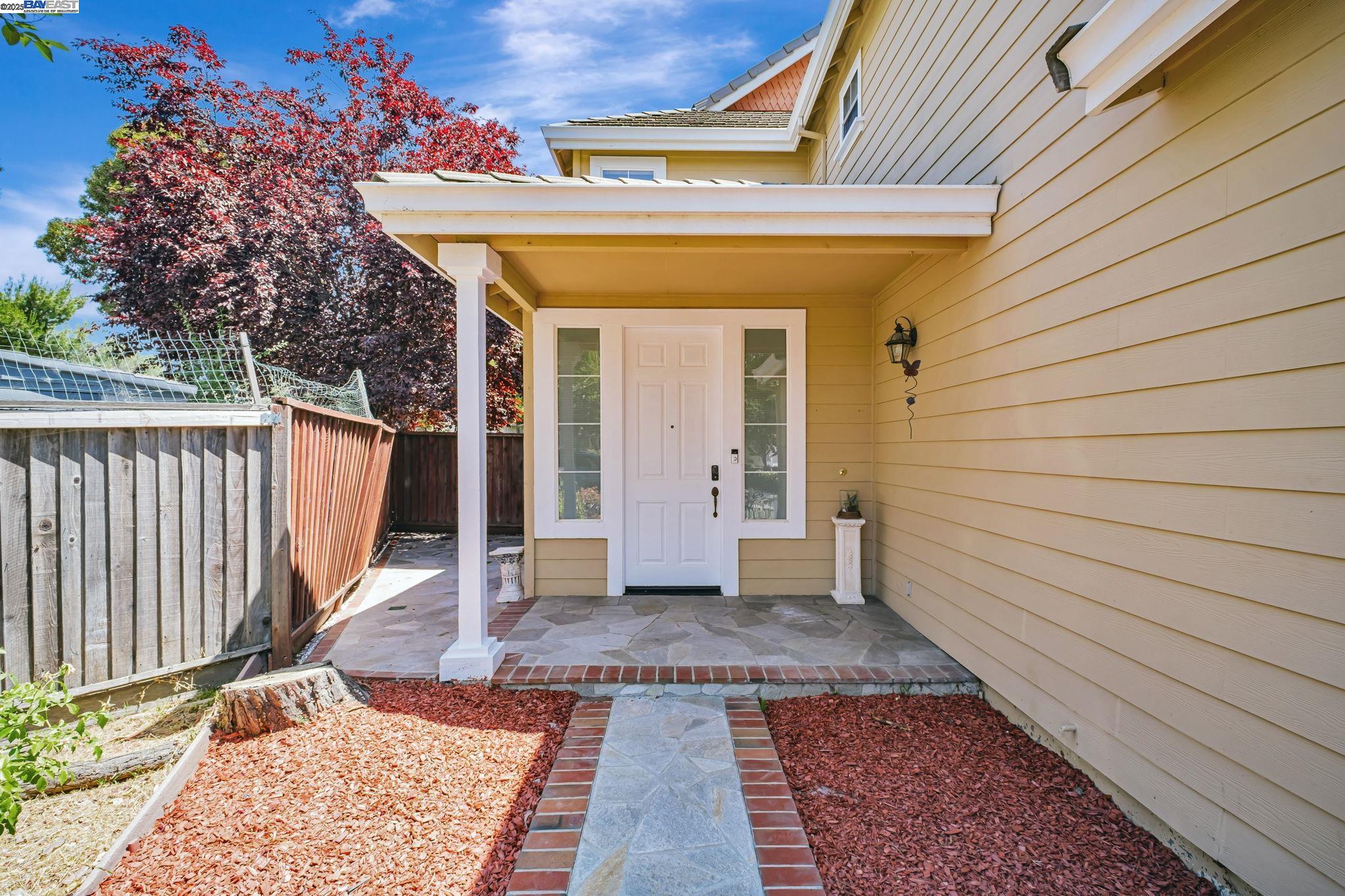 Detail Gallery Image 5 of 53 For 30718 Knight Ct, Union City,  CA 94587 - 5 Beds | 3 Baths