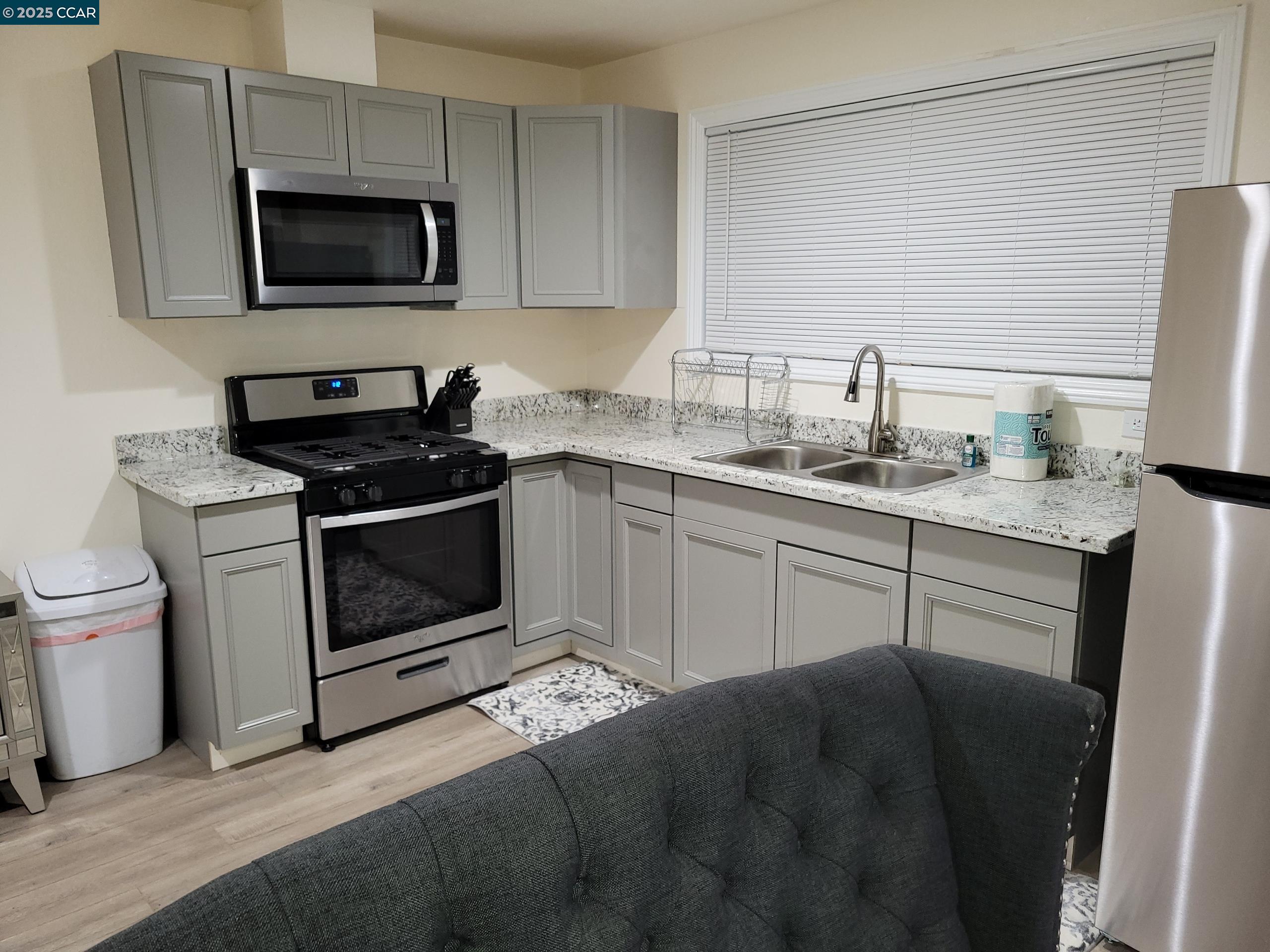 Detail Gallery Image 5 of 5 For 112 El Monte Ave #B,  Vallejo,  CA 94591 - 0 Beds | 1 Baths