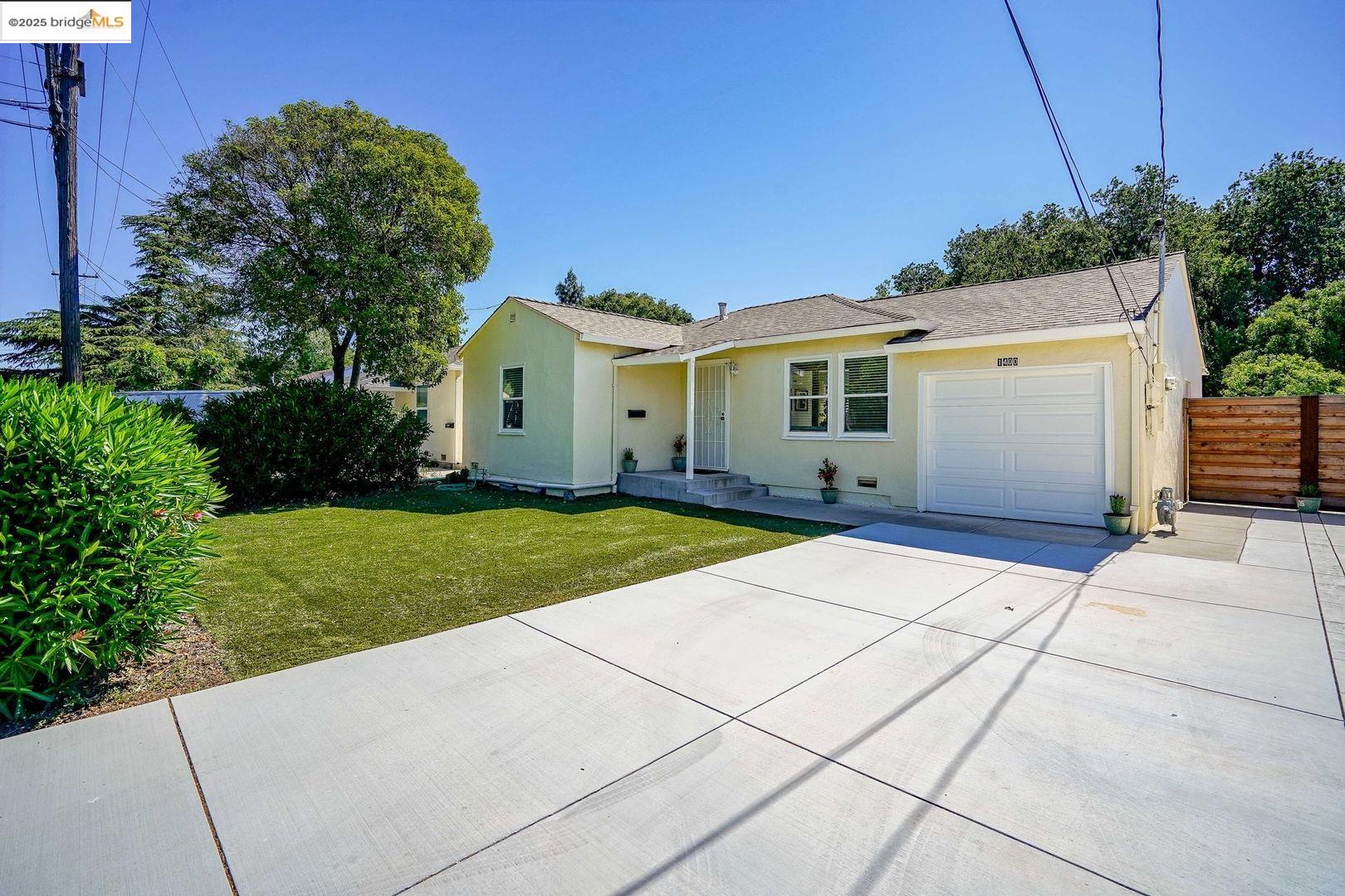 Detail Gallery Image 1 of 1 For 1400 San Carlos Ave, Concord,  CA 94518 - 2 Beds | 1 Baths