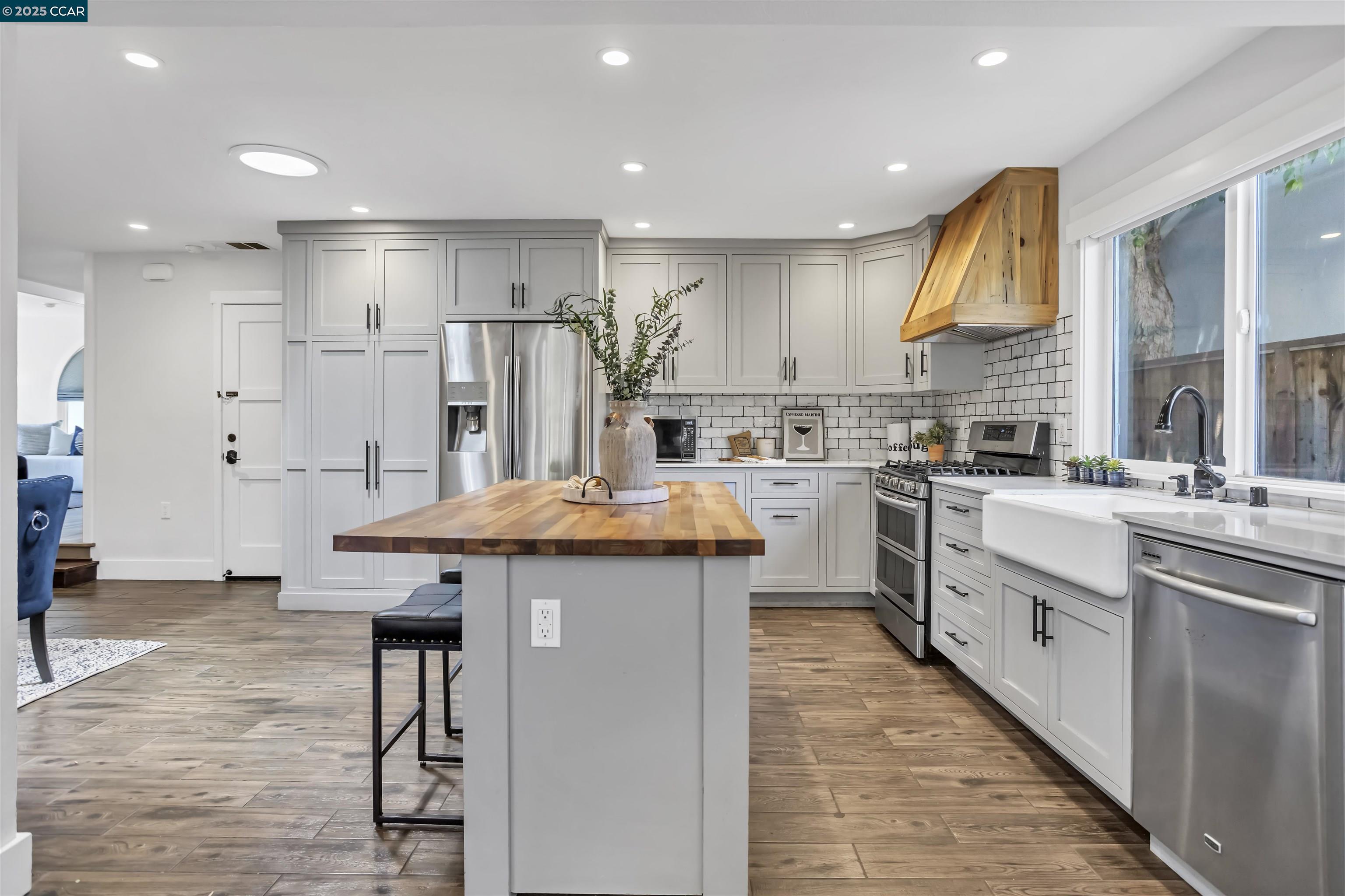 Detail Gallery Image 11 of 35 For 154 Venado Way, San Jose,  CA 95123 - 4 Beds | 2 Baths
