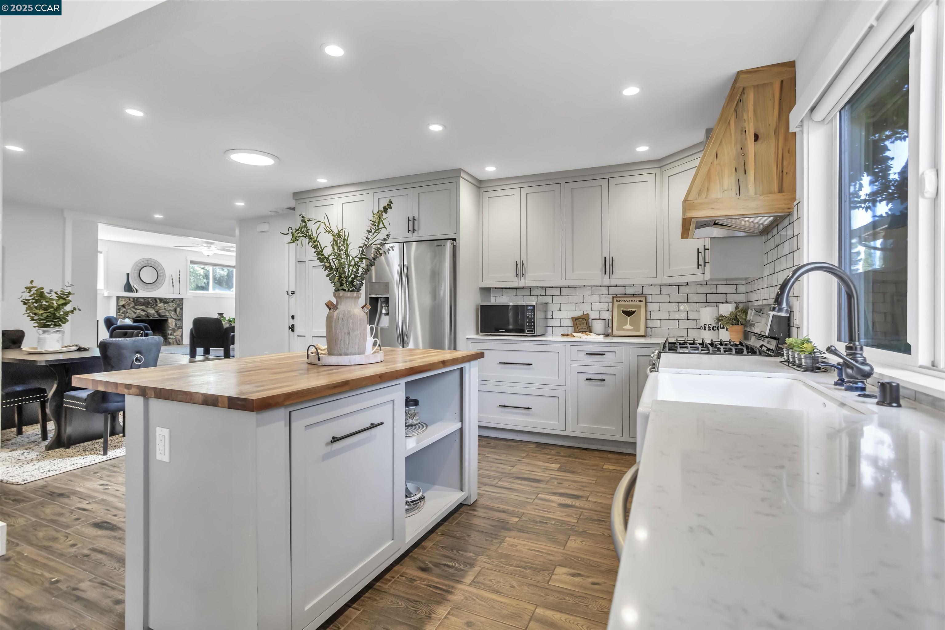Detail Gallery Image 12 of 35 For 154 Venado Way, San Jose,  CA 95123 - 4 Beds | 2 Baths