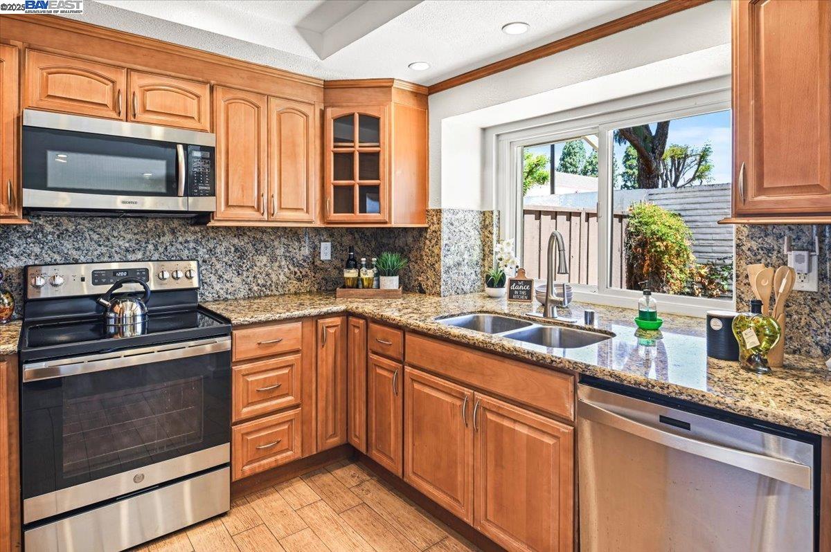 Detail Gallery Image 11 of 32 For 34256 Gadwall Cmn, Fremont,  CA 94555 - 3 Beds | 2/1 Baths