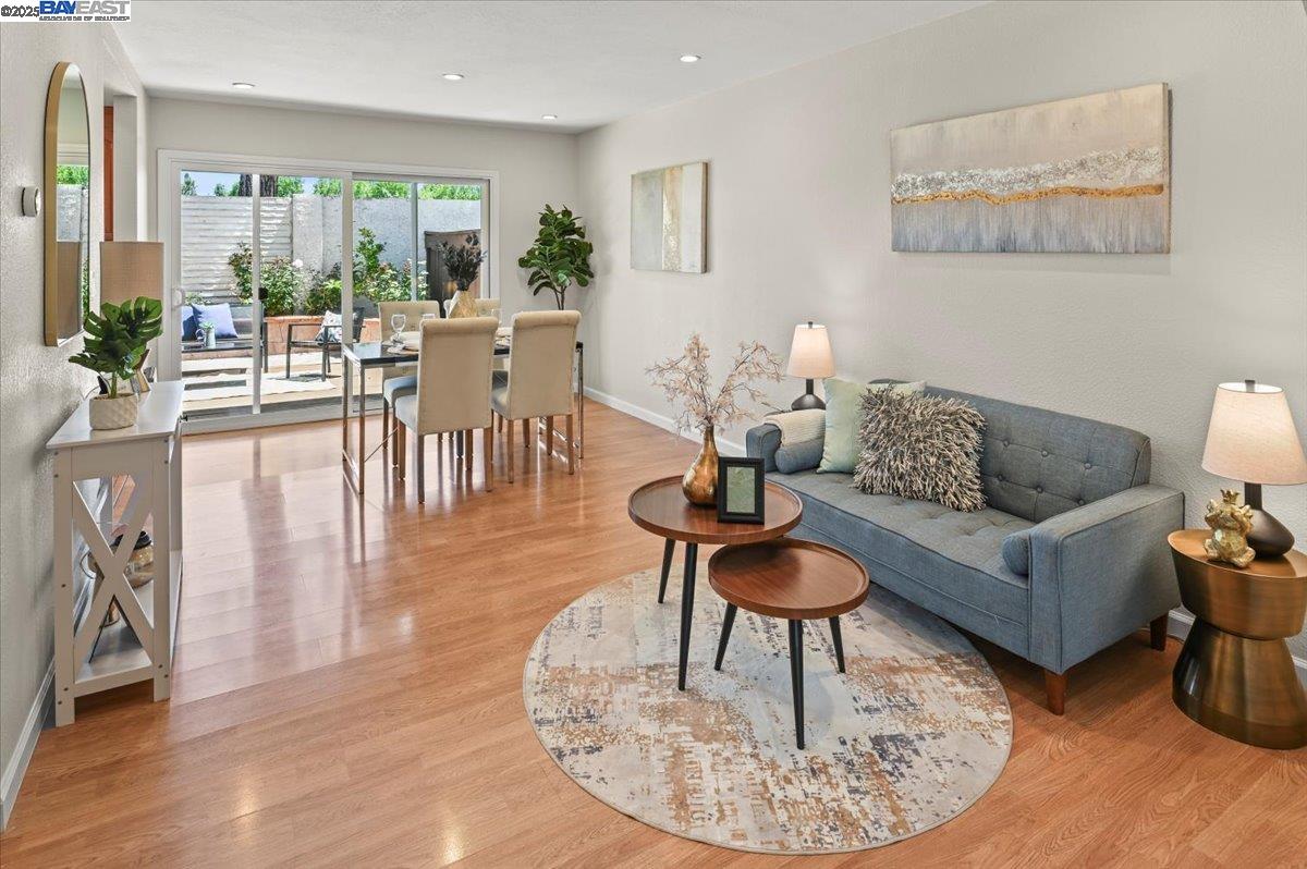 Detail Gallery Image 8 of 32 For 34256 Gadwall Cmn, Fremont,  CA 94555 - 3 Beds | 2/1 Baths