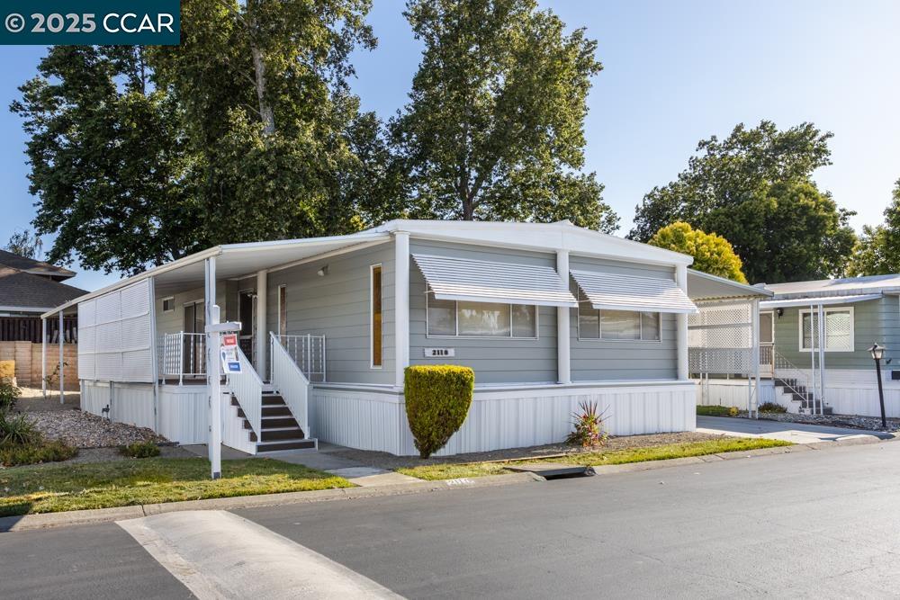 Detail Gallery Image 1 of 1 For 2110 Dalis #238,  Concord,  CA 94520 - 2 Beds | 2 Baths
