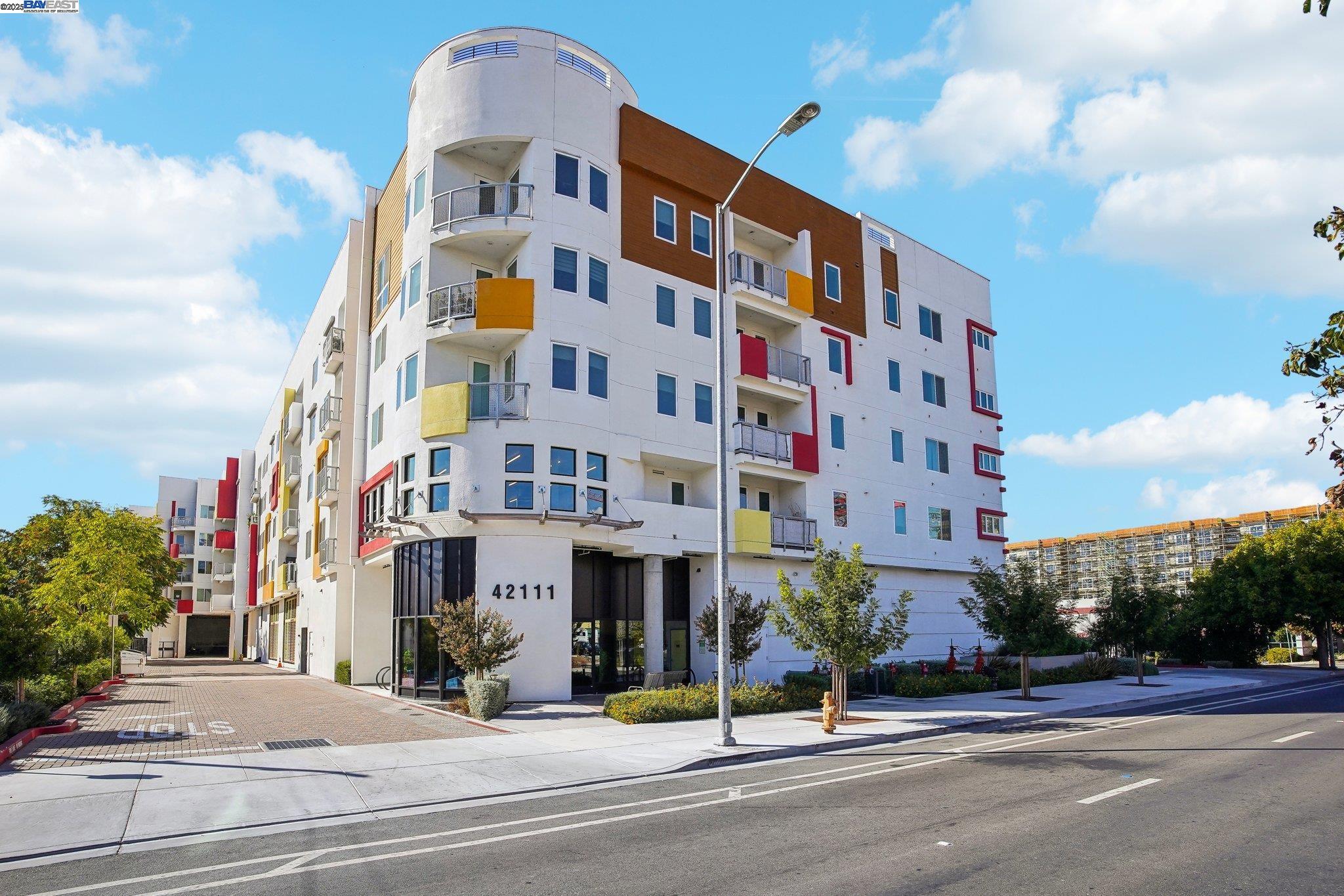 Browse active condo listings in IRVINGTON