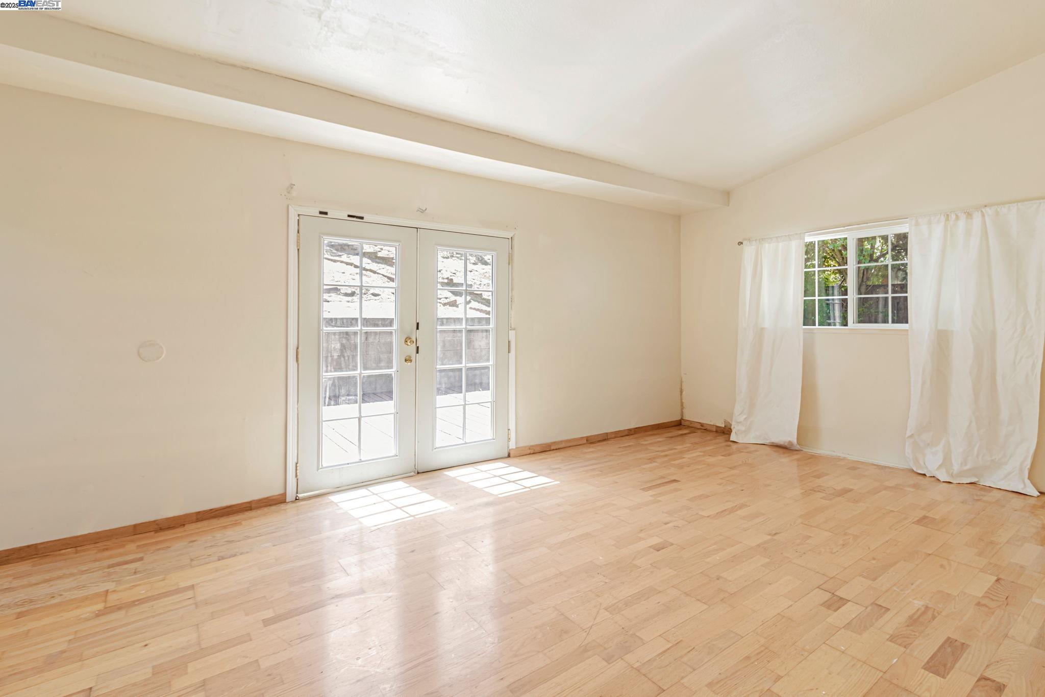 Detail Gallery Image 14 of 44 For 1290 Canterbury, Hercules,  CA 94547 - 3 Beds | 2 Baths