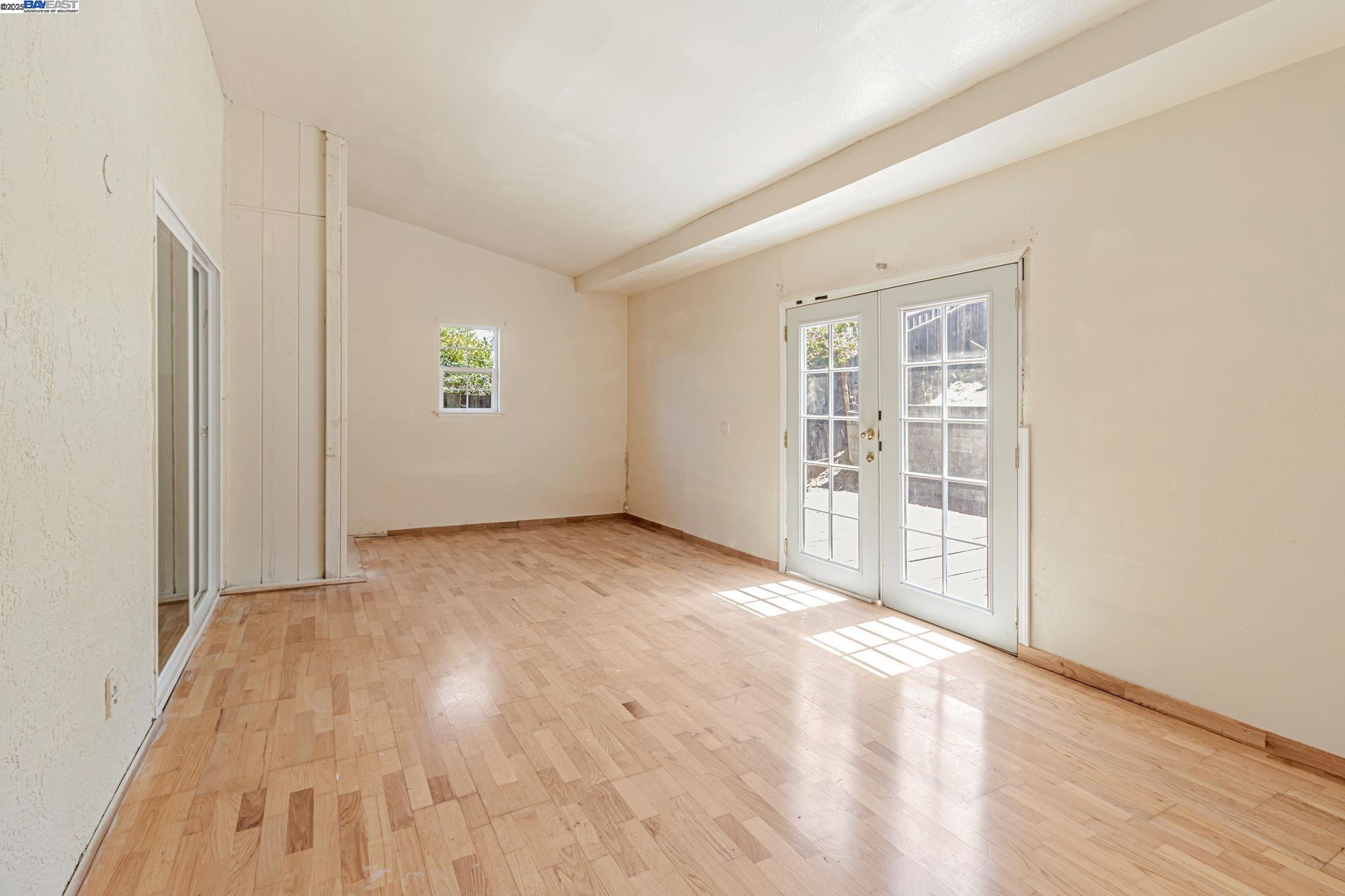 Detail Gallery Image 15 of 44 For 1290 Canterbury, Hercules,  CA 94547 - 3 Beds | 2 Baths