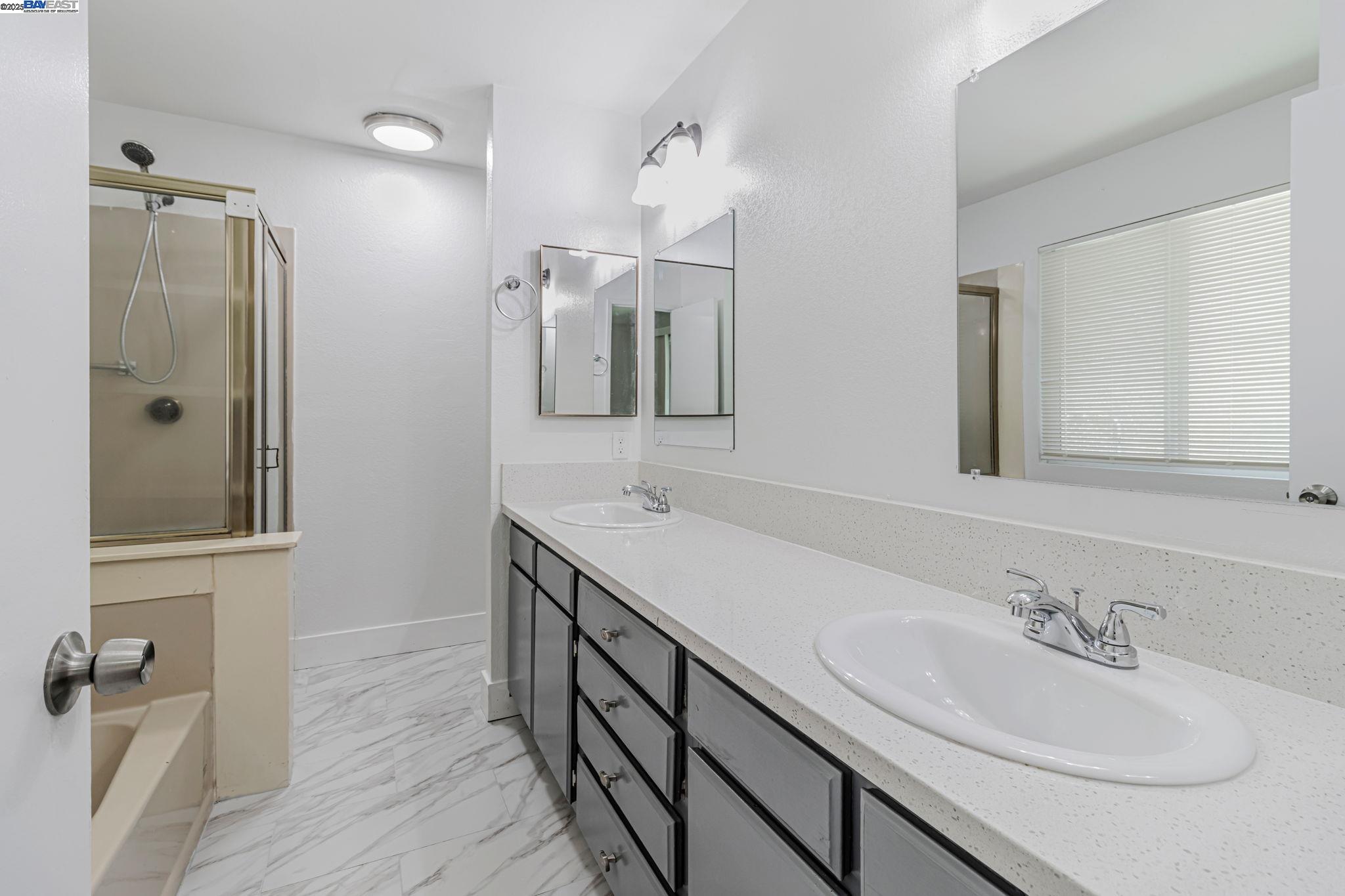 Detail Gallery Image 18 of 44 For 1290 Canterbury, Hercules,  CA 94547 - 3 Beds | 2 Baths