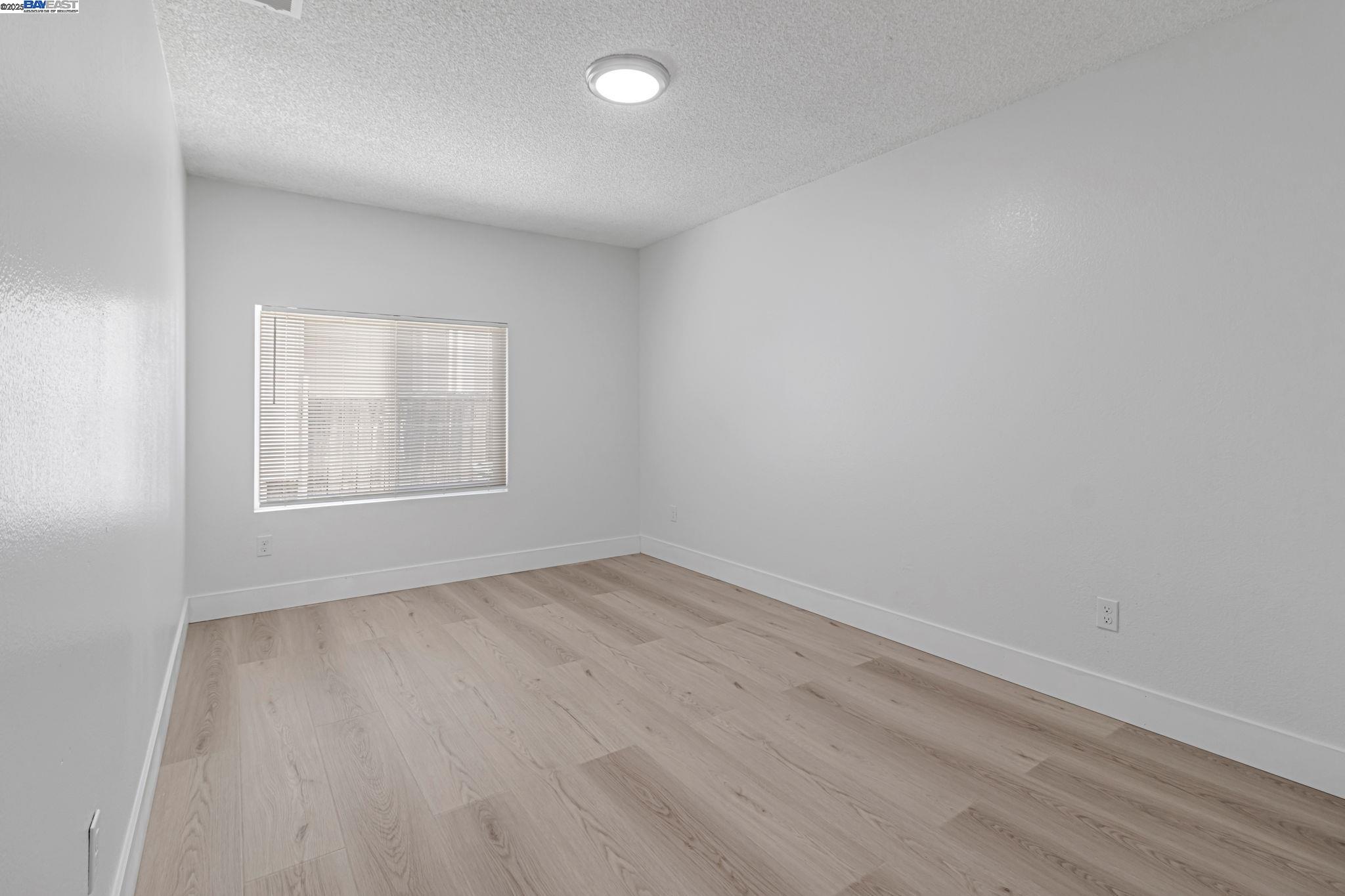 Detail Gallery Image 19 of 44 For 1290 Canterbury, Hercules,  CA 94547 - 3 Beds | 2 Baths