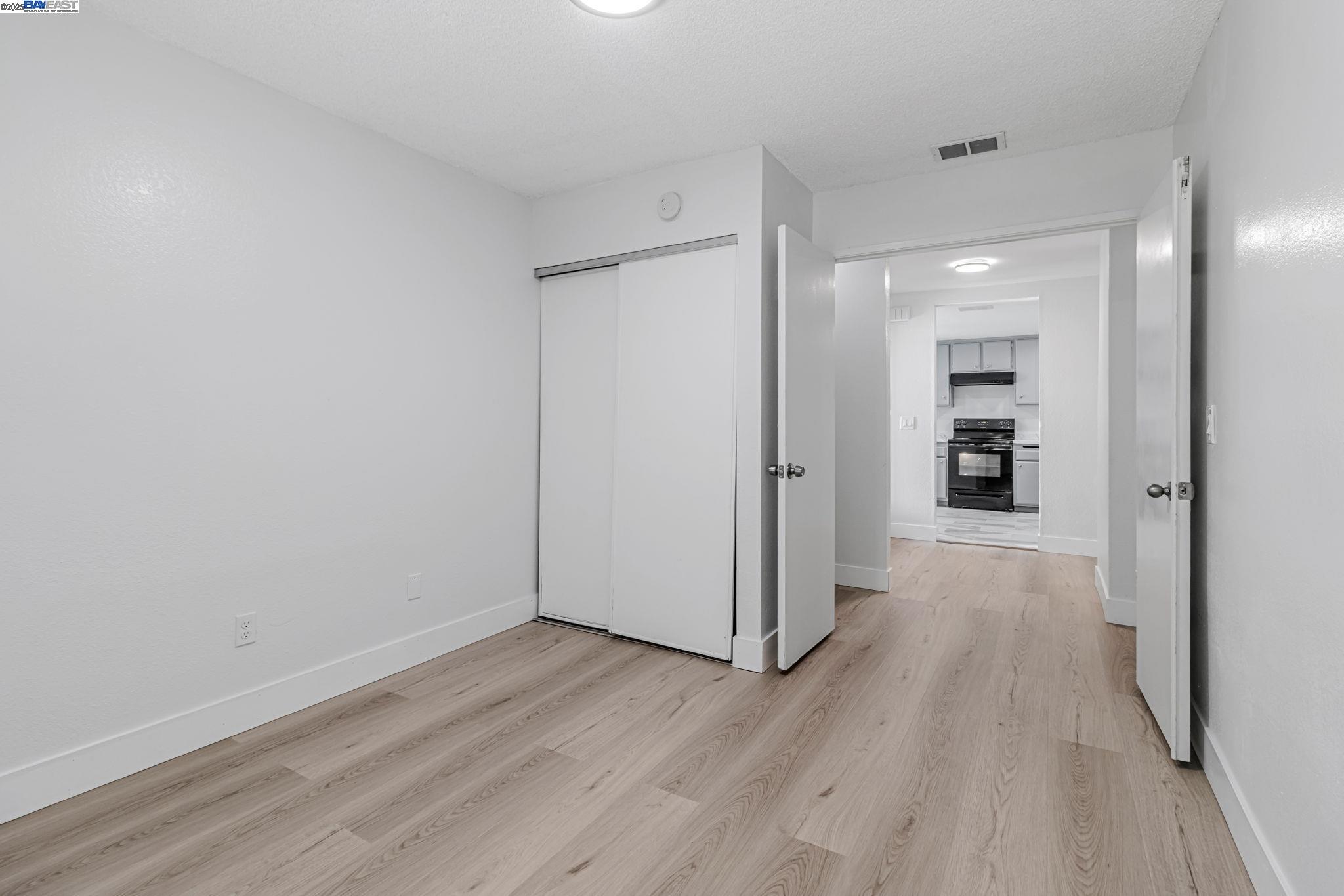 Detail Gallery Image 24 of 44 For 1290 Canterbury, Hercules,  CA 94547 - 3 Beds | 2 Baths