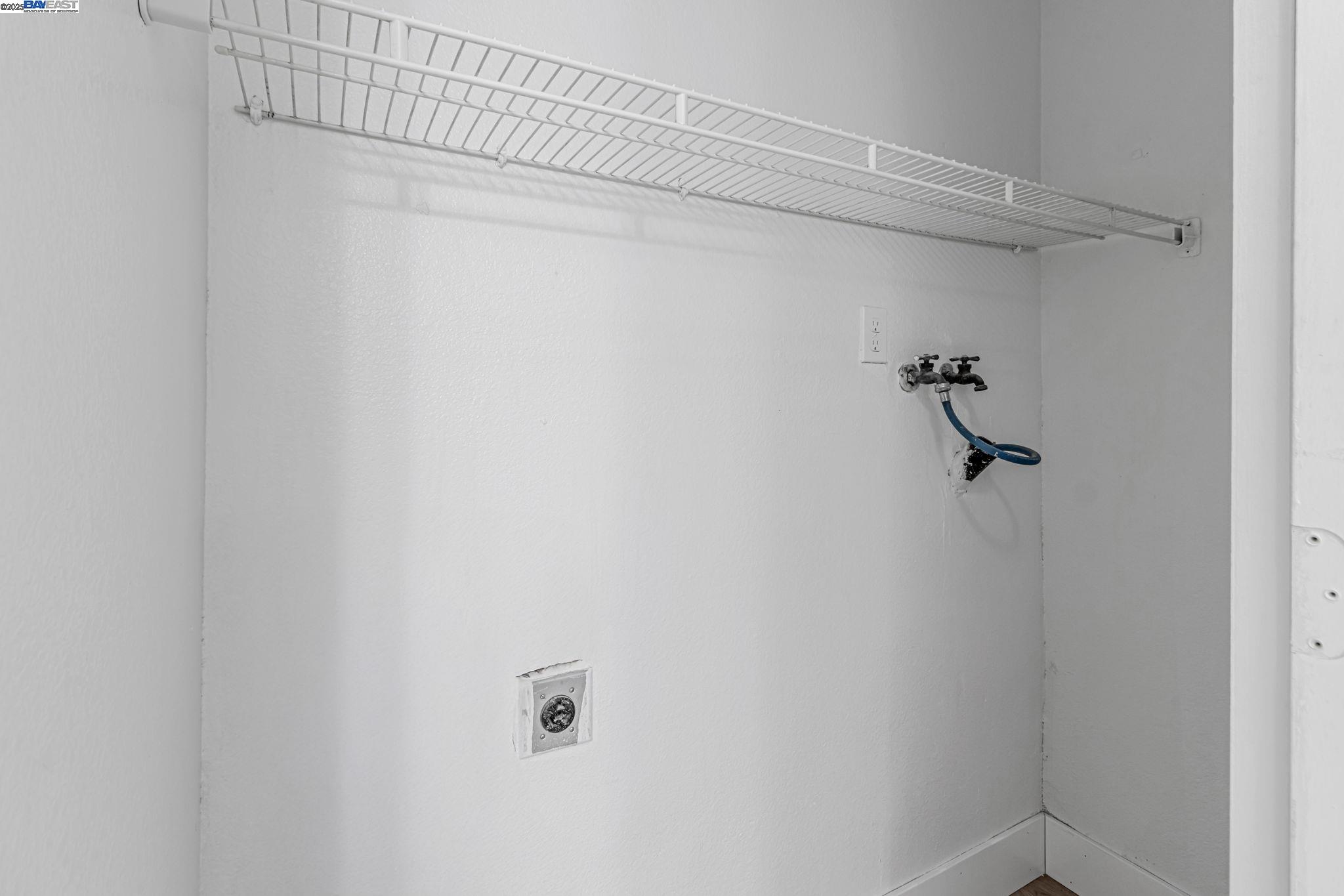 Detail Gallery Image 25 of 44 For 1290 Canterbury, Hercules,  CA 94547 - 3 Beds | 2 Baths