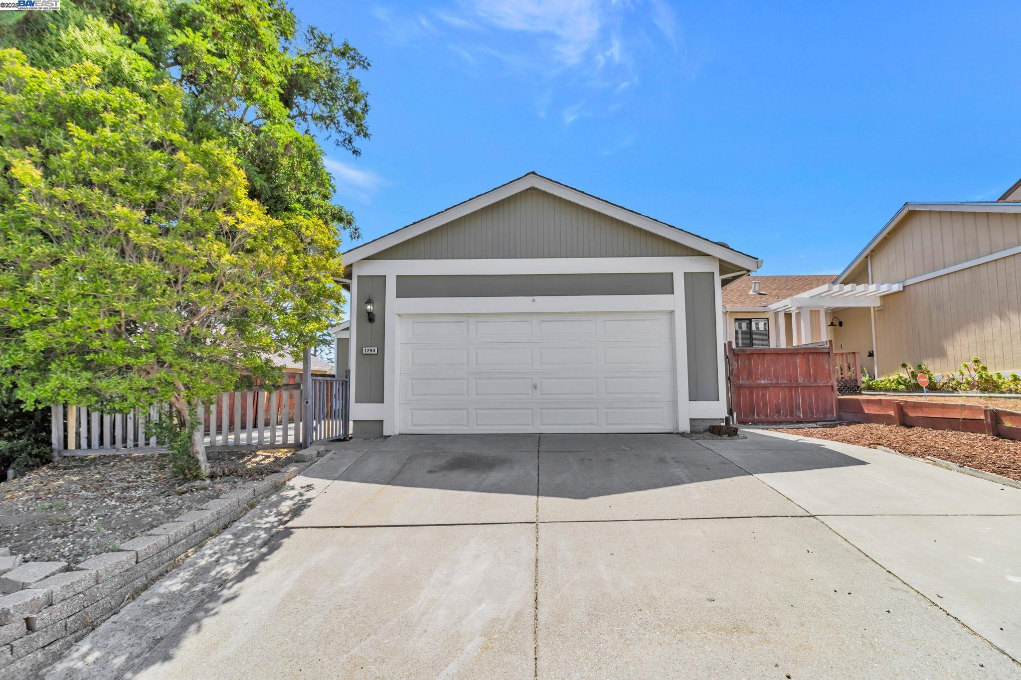 Detail Gallery Image 27 of 44 For 1290 Canterbury, Hercules,  CA 94547 - 3 Beds | 2 Baths