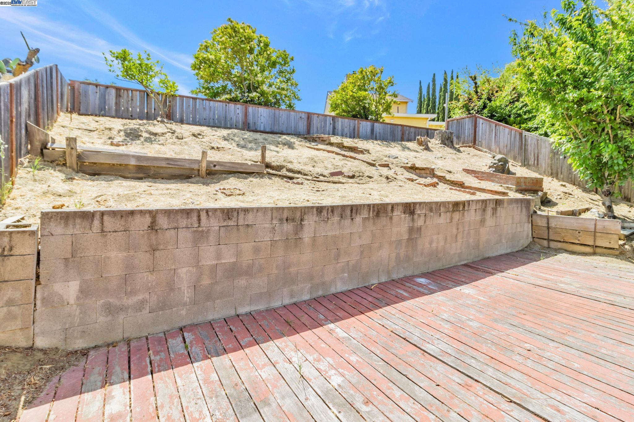 Detail Gallery Image 34 of 44 For 1290 Canterbury, Hercules,  CA 94547 - 3 Beds | 2 Baths