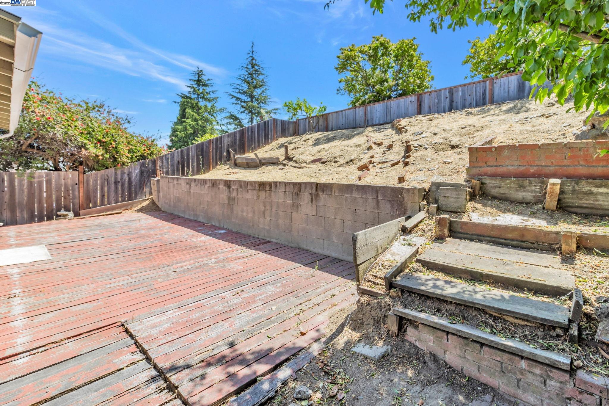 Detail Gallery Image 35 of 44 For 1290 Canterbury, Hercules,  CA 94547 - 3 Beds | 2 Baths