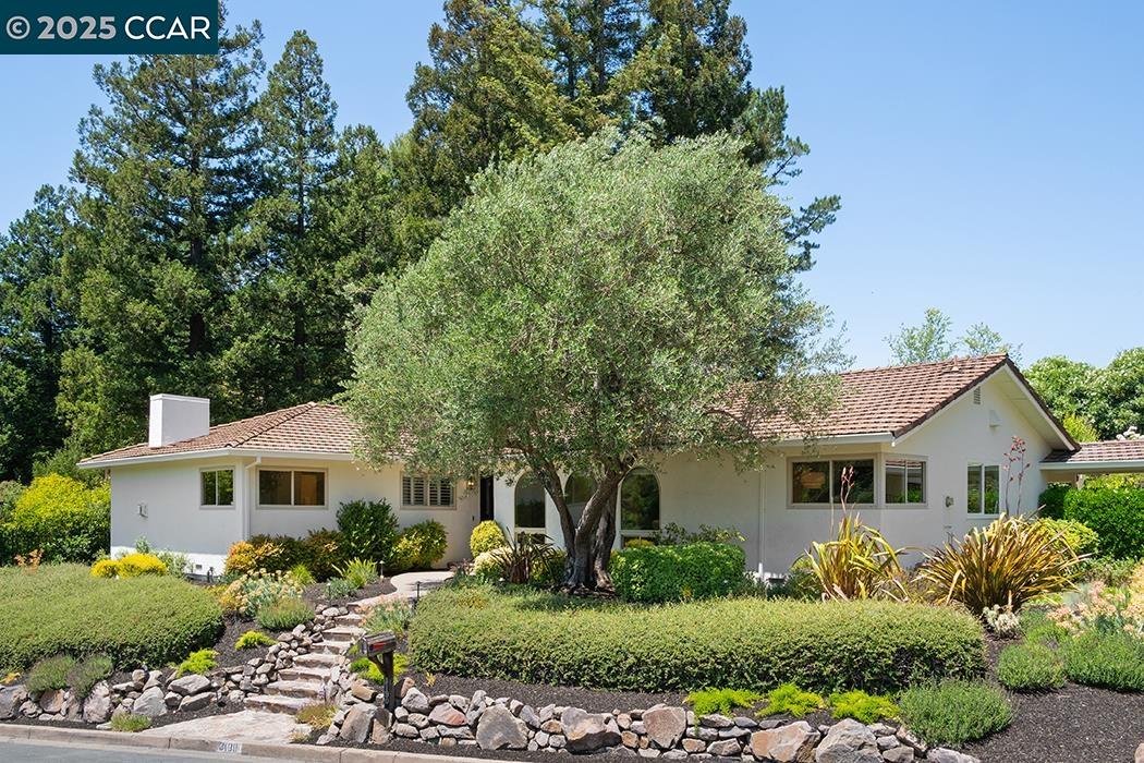 Detail Gallery Image 1 of 1 For 3190 Bavarian Ln, Lafayette,  CA 94549 - 4 Beds | 2 Baths
