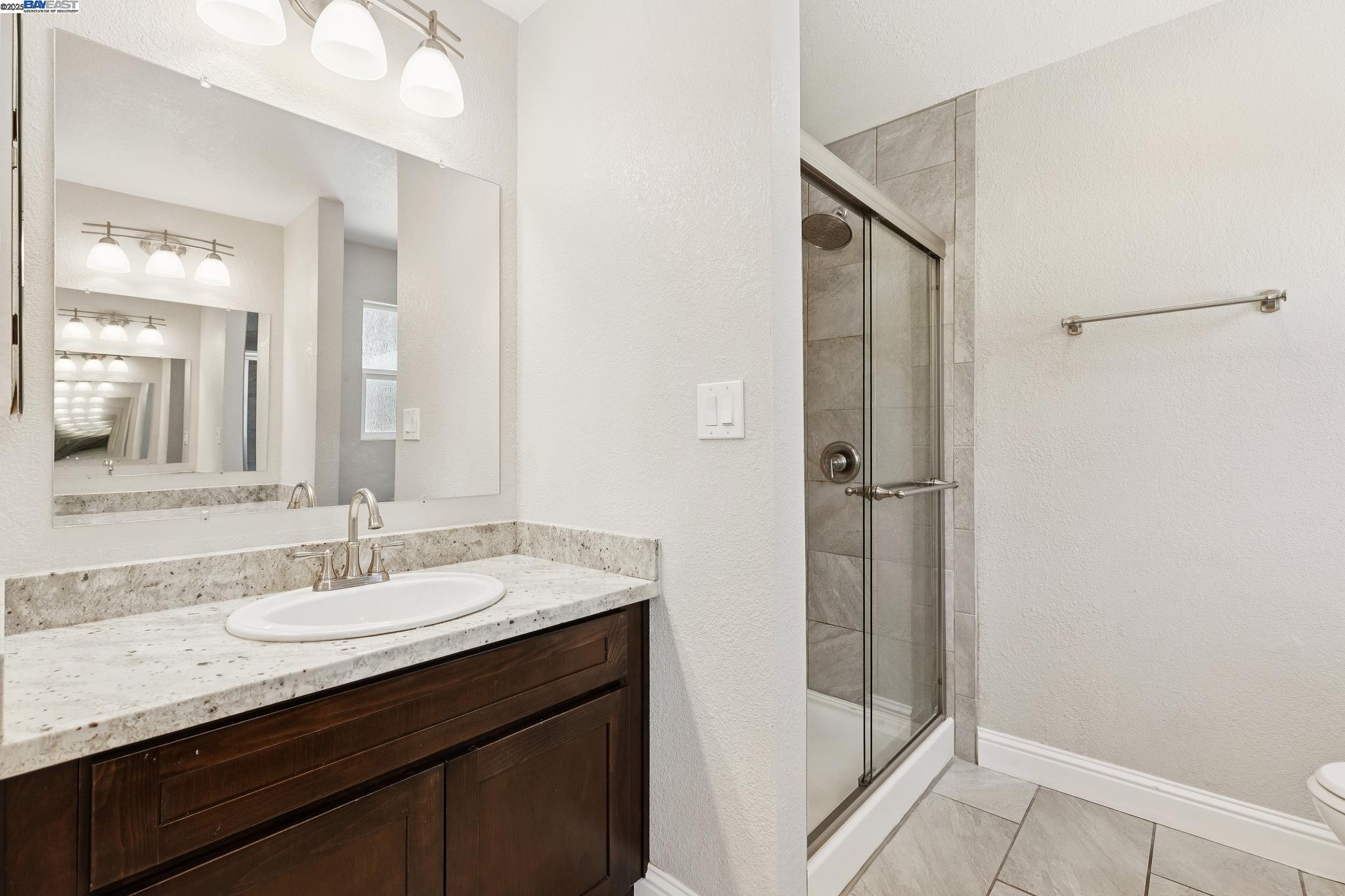 Detail Gallery Image 16 of 29 For 310 S Central Ave, Tracy,  CA 95376 - 3 Beds | 2 Baths