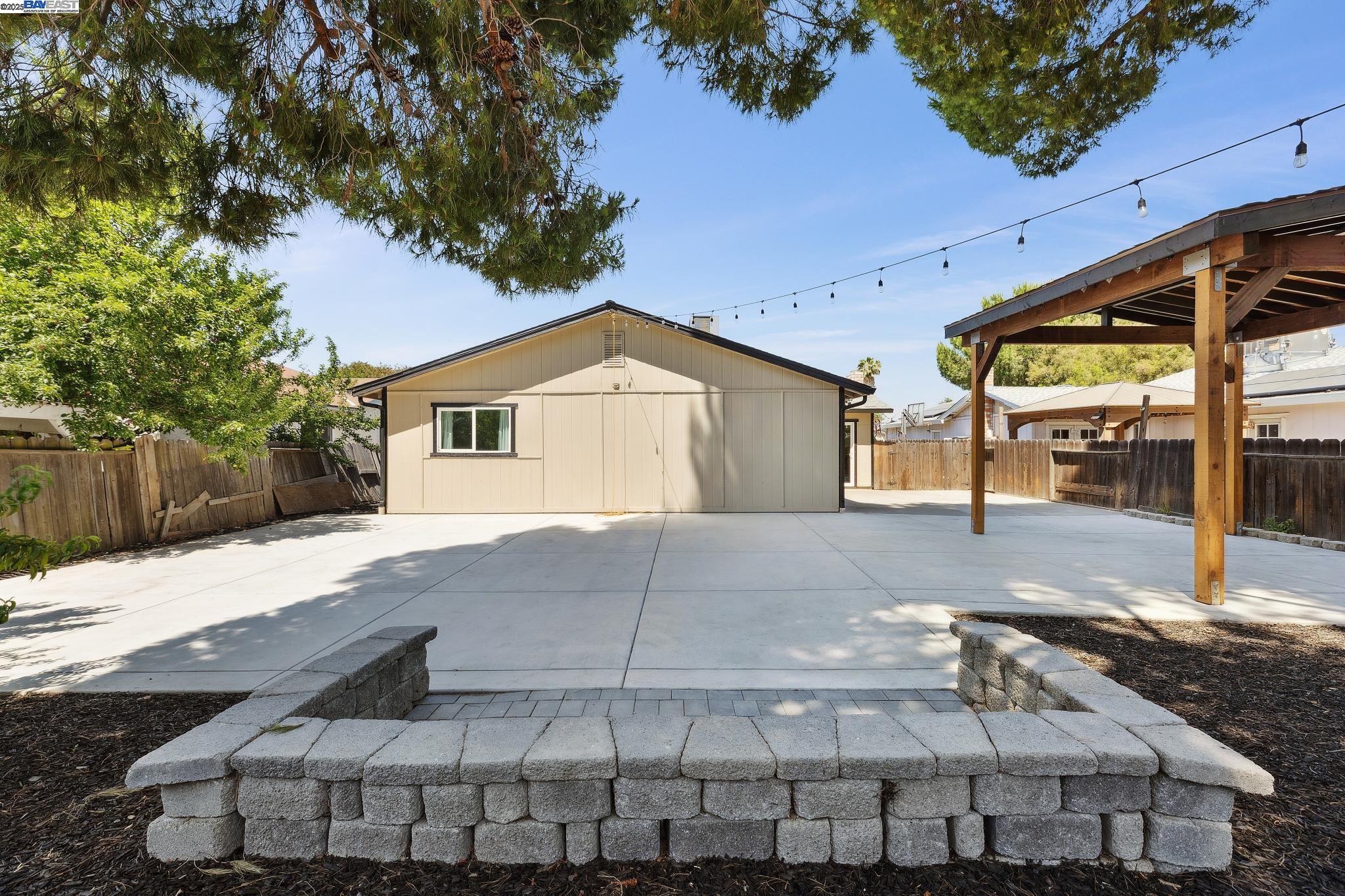 Detail Gallery Image 19 of 29 For 310 S Central Ave, Tracy,  CA 95376 - 3 Beds | 2 Baths
