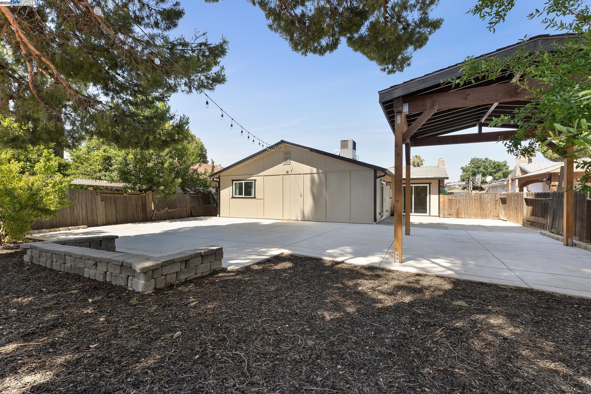 Detail Gallery Image 23 of 29 For 310 S Central Ave, Tracy,  CA 95376 - 3 Beds | 2 Baths