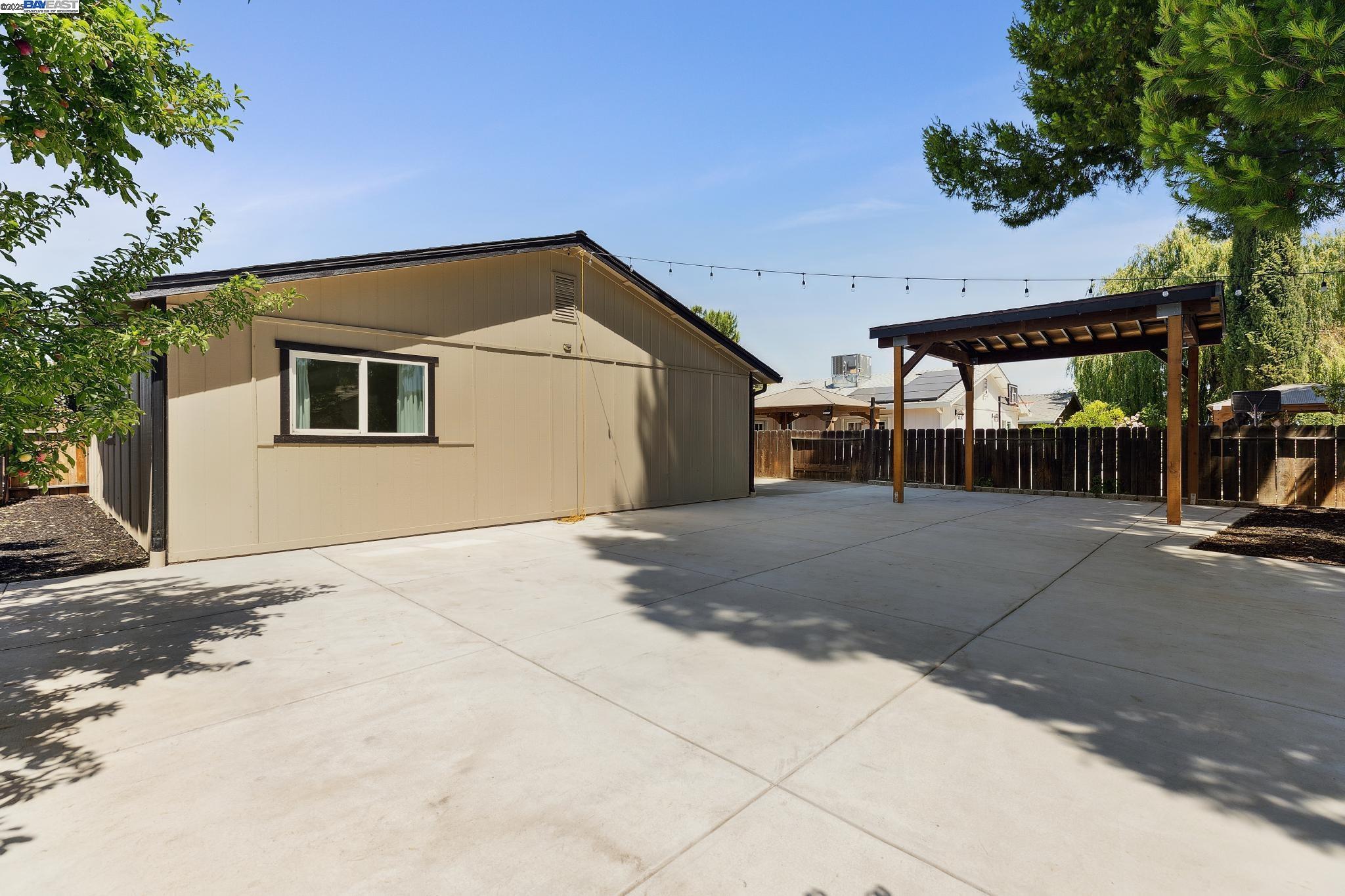 Detail Gallery Image 24 of 29 For 310 S Central Ave, Tracy,  CA 95376 - 3 Beds | 2 Baths
