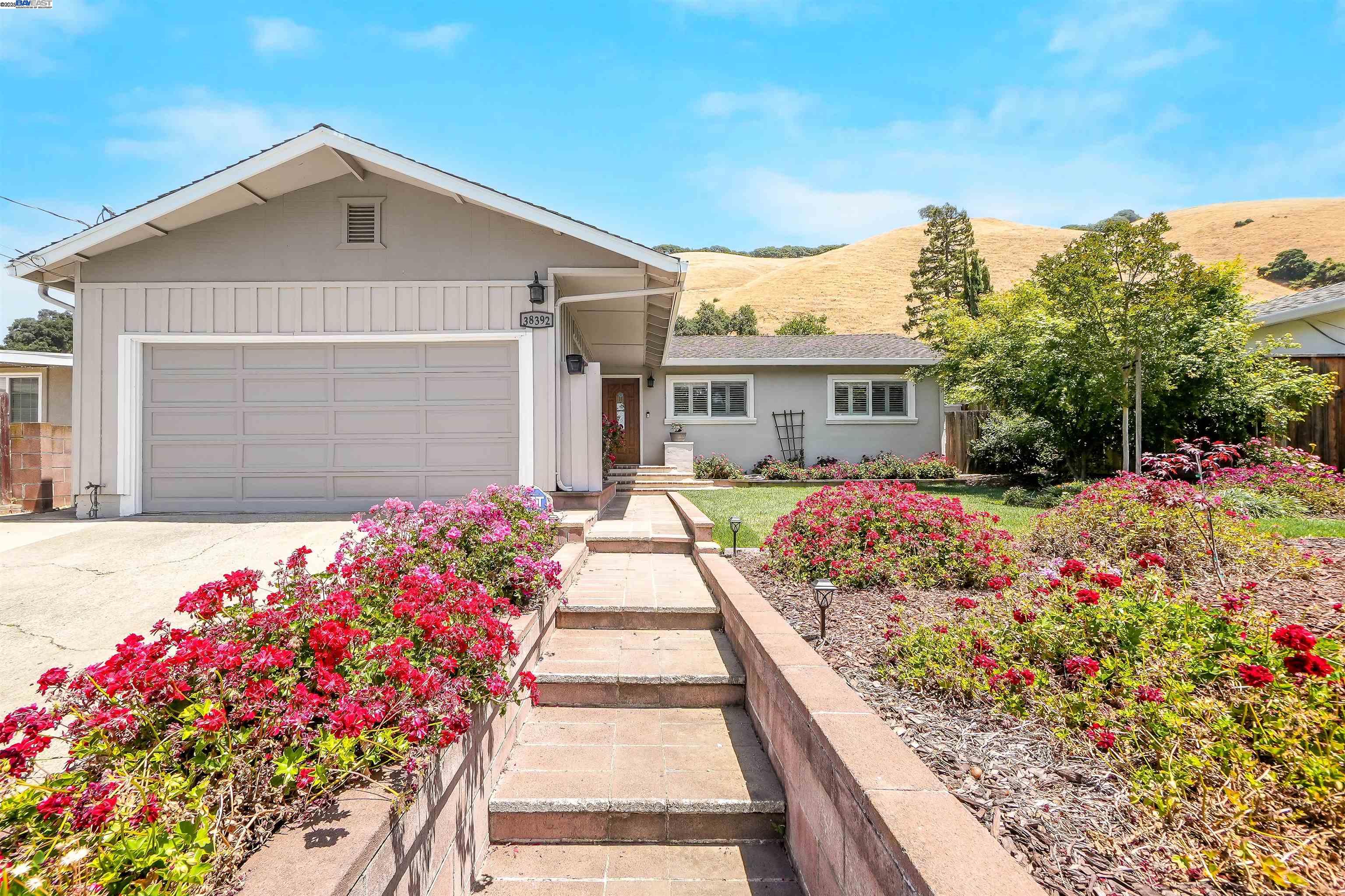 Detail Gallery Image 3 of 42 For 38392 Nebo Dr, Fremont,  CA 94536 - 3 Beds | 2 Baths