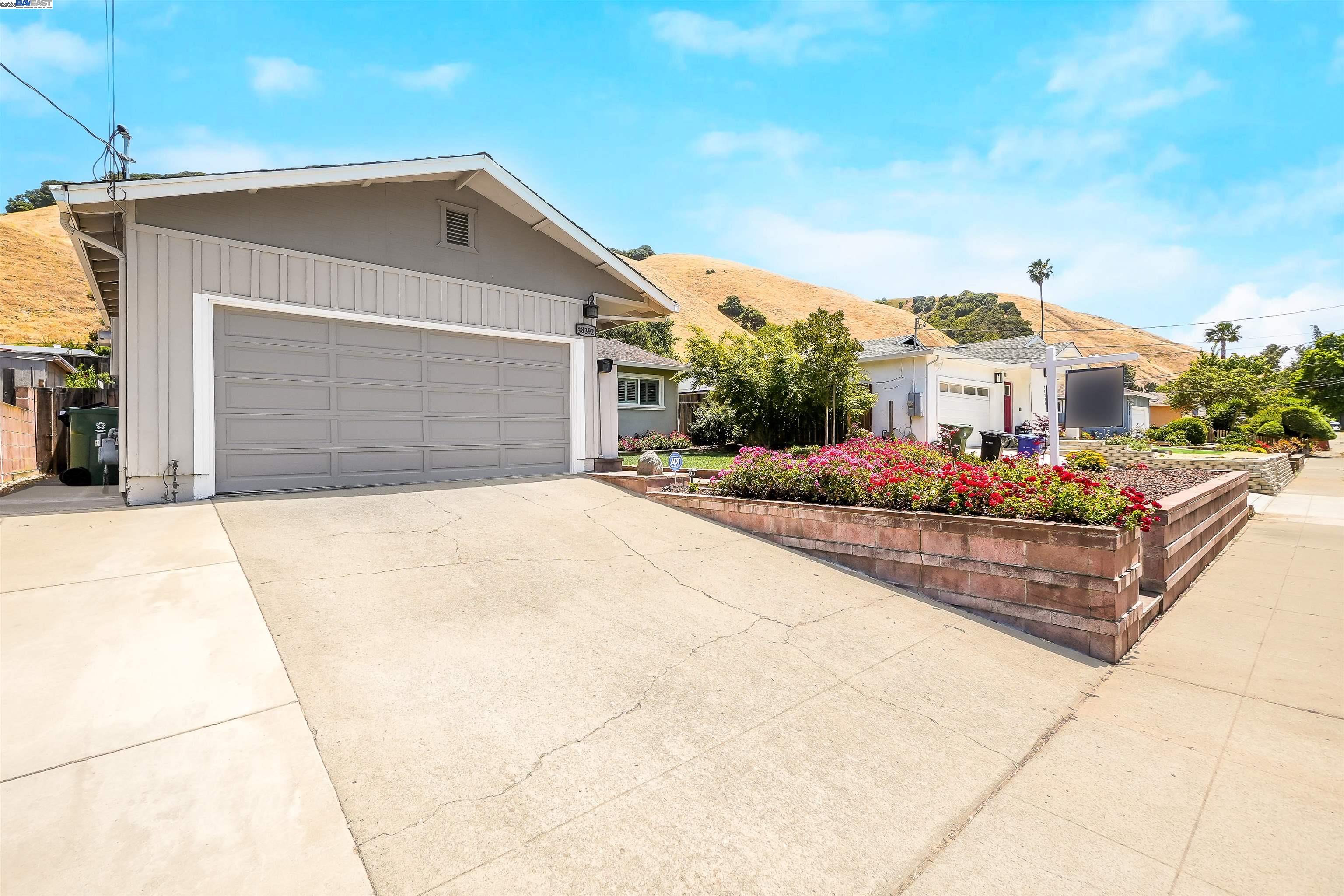 Detail Gallery Image 4 of 42 For 38392 Nebo Dr, Fremont,  CA 94536 - 3 Beds | 2 Baths