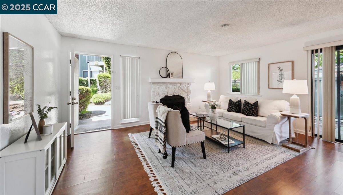 Detail Gallery Image 2 of 30 For 108 Compton Circle #D,  San Ramon,  CA 94583 - 2 Beds | 2 Baths