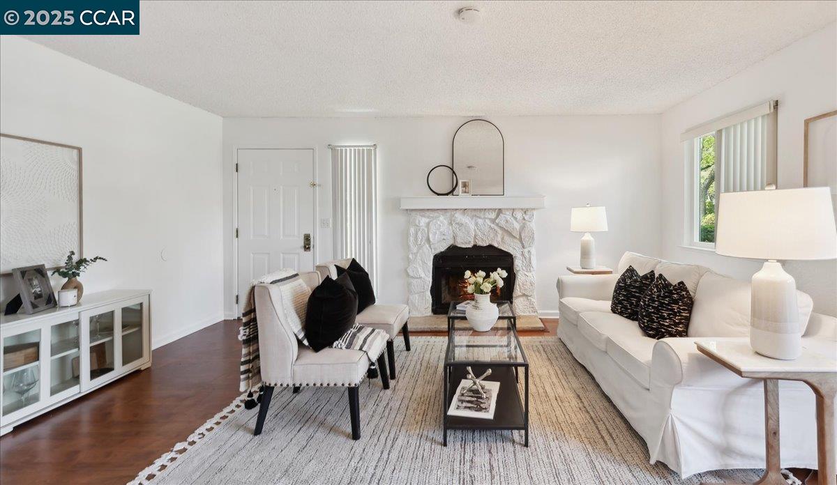 Photo #2: 41100102 Listing 