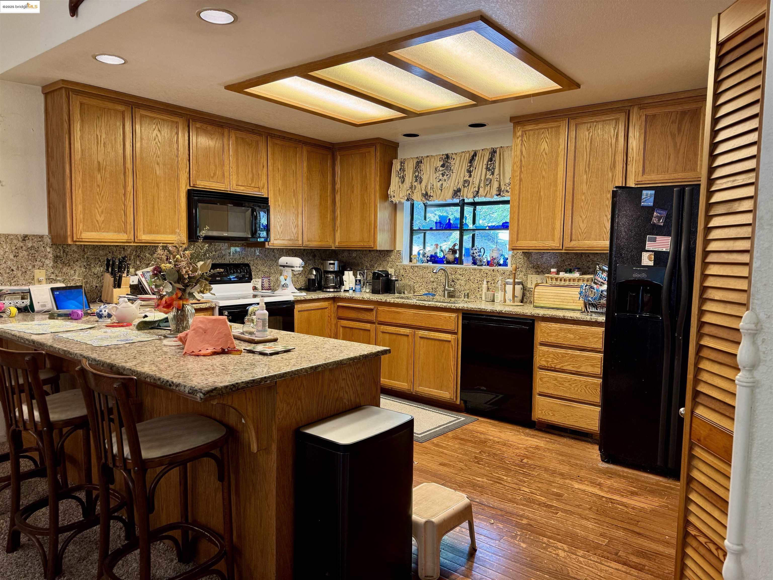 Detail Gallery Image 6 of 20 For 19240 James Cir, Groveland,  CA 95321 - 3 Beds | 2 Baths