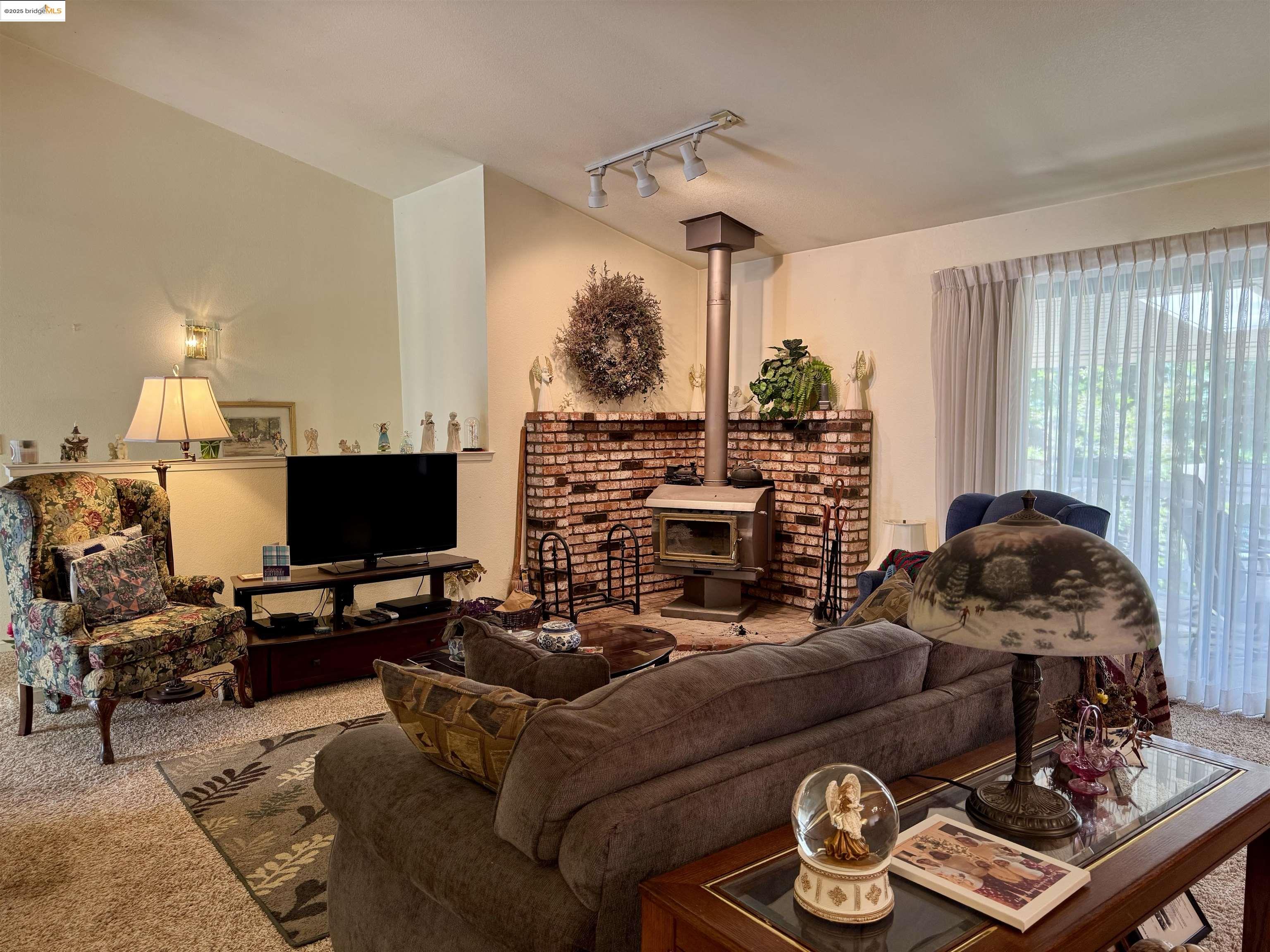 Detail Gallery Image 7 of 20 For 19240 James Cir, Groveland,  CA 95321 - 3 Beds | 2 Baths