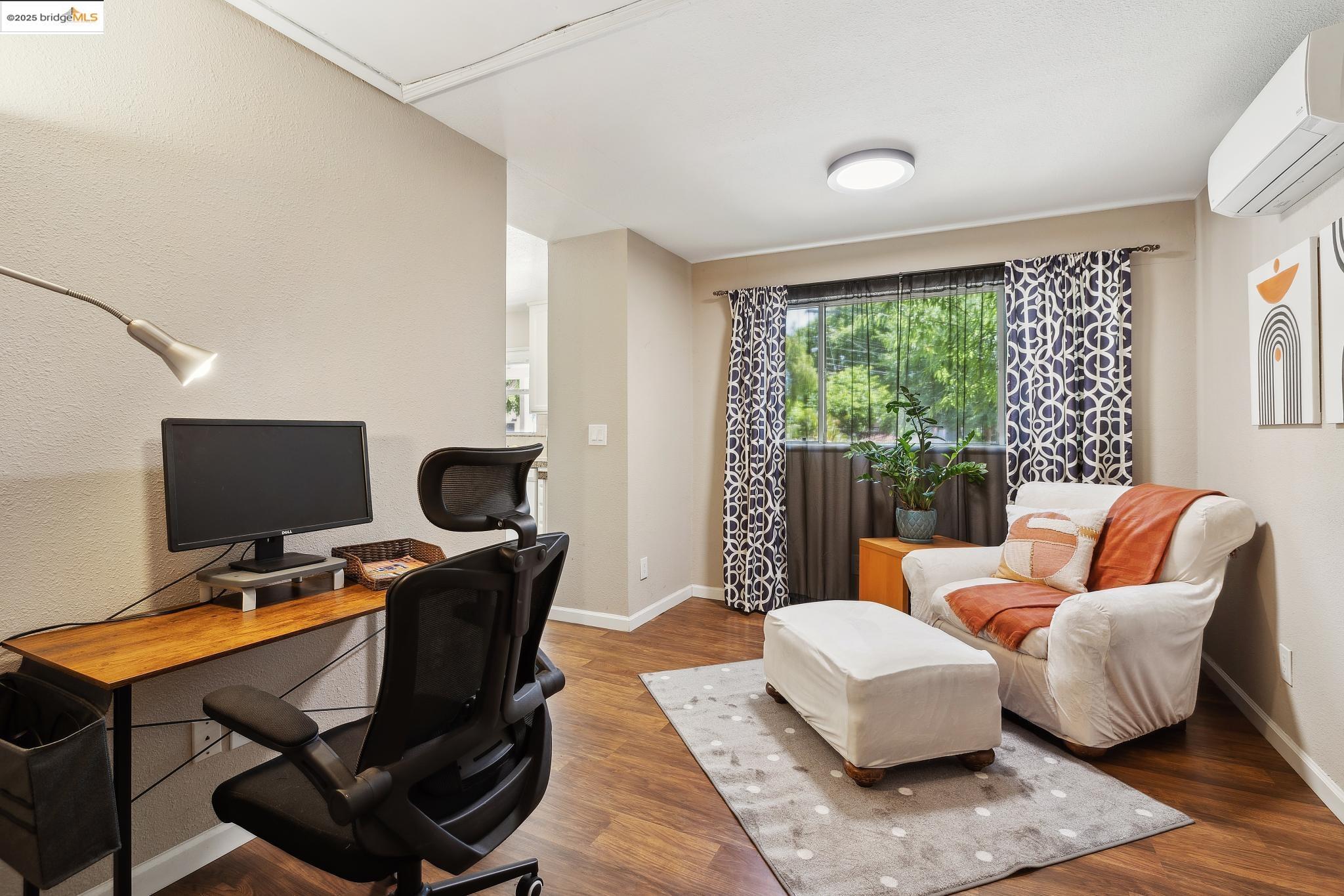 Detail Gallery Image 16 of 41 For 2670 Crescent Dr, Concord,  CA 94520 - 2 Beds | 2 Baths