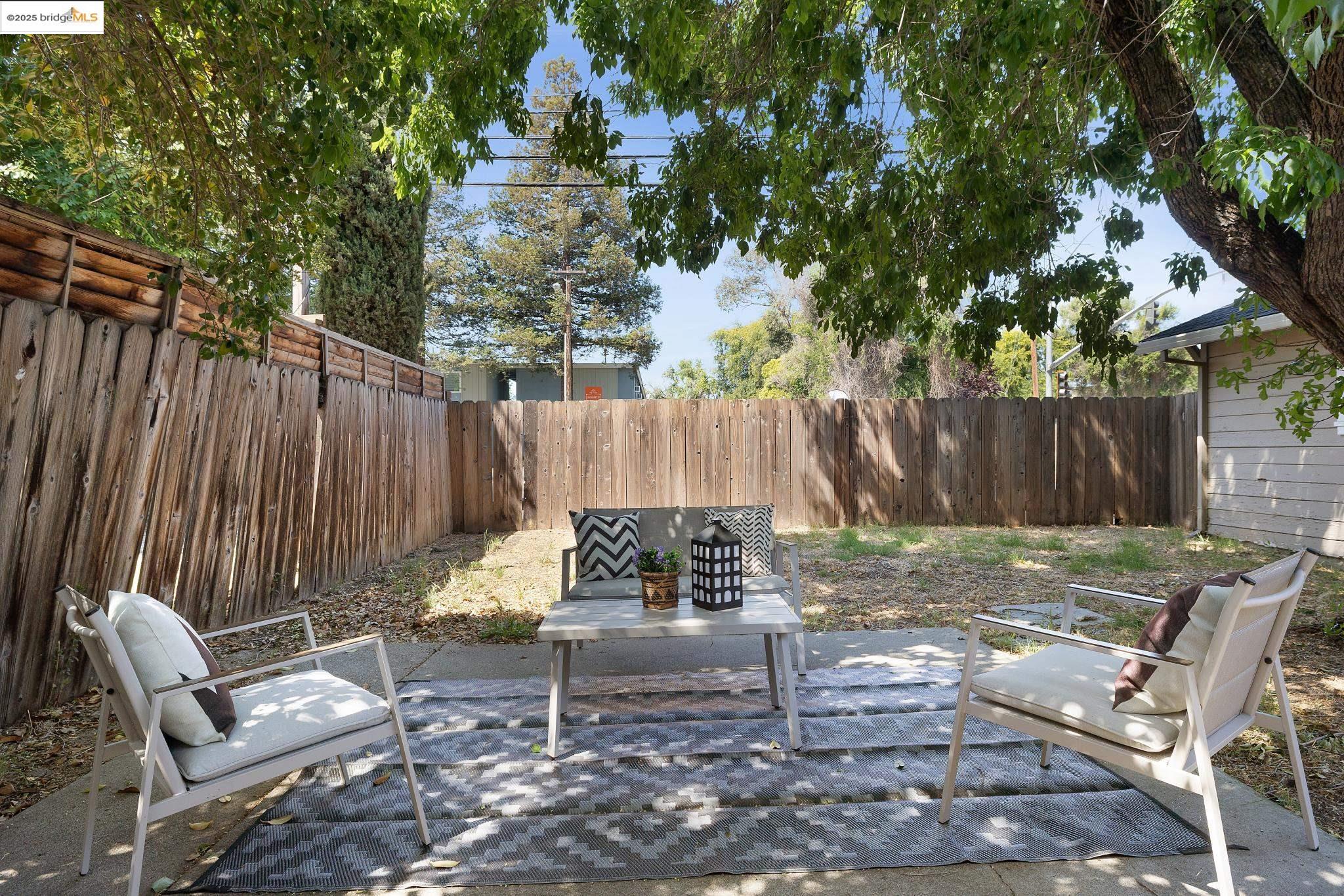 Detail Gallery Image 25 of 41 For 2670 Crescent Dr, Concord,  CA 94520 - 2 Beds | 2 Baths