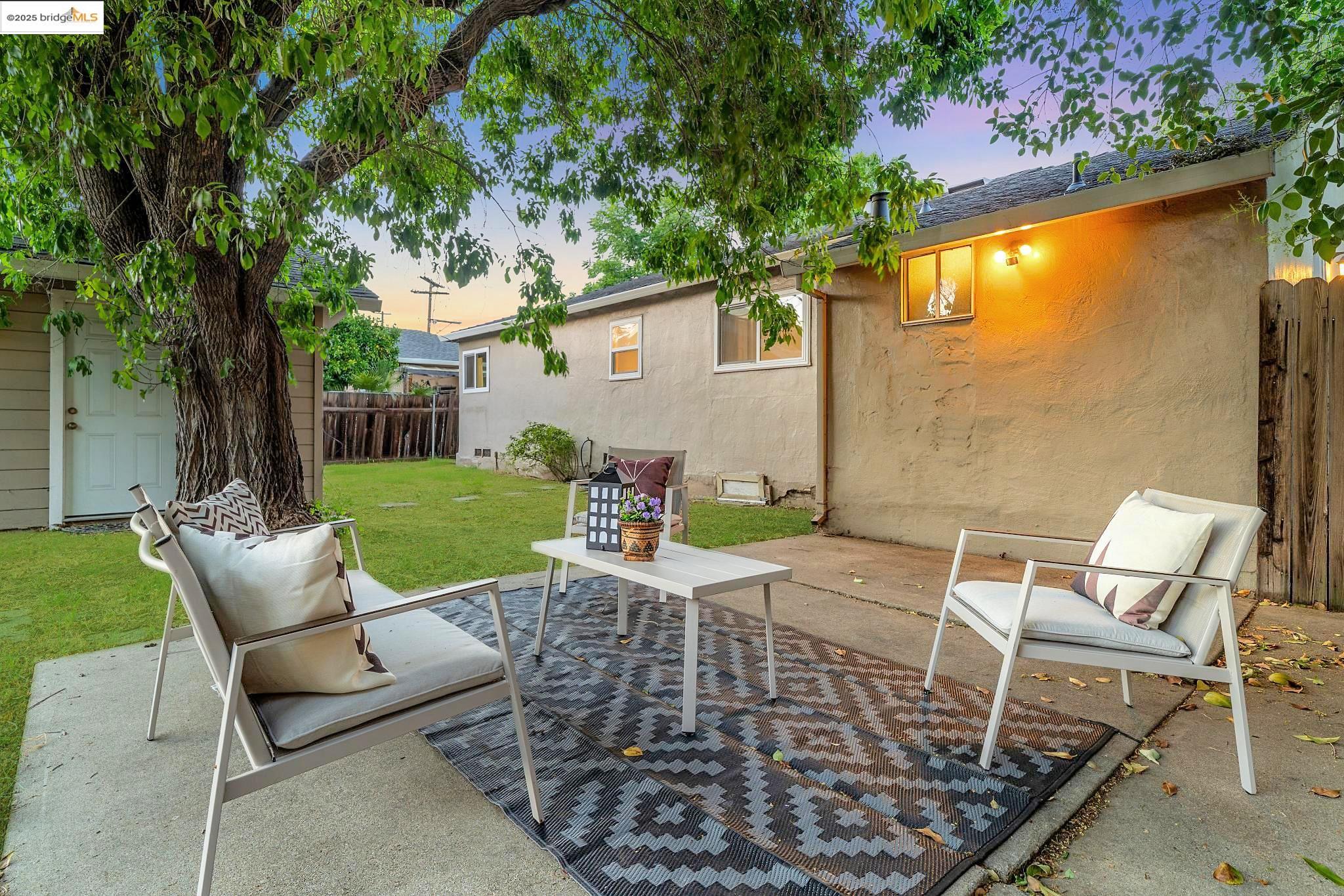 Detail Gallery Image 26 of 41 For 2670 Crescent Dr, Concord,  CA 94520 - 2 Beds | 2 Baths